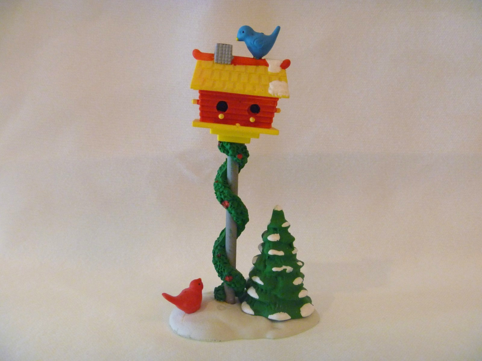 Dept 56 Snow Village A Home for the Holidays Birdhouse fig, NIB, Resin, 51659