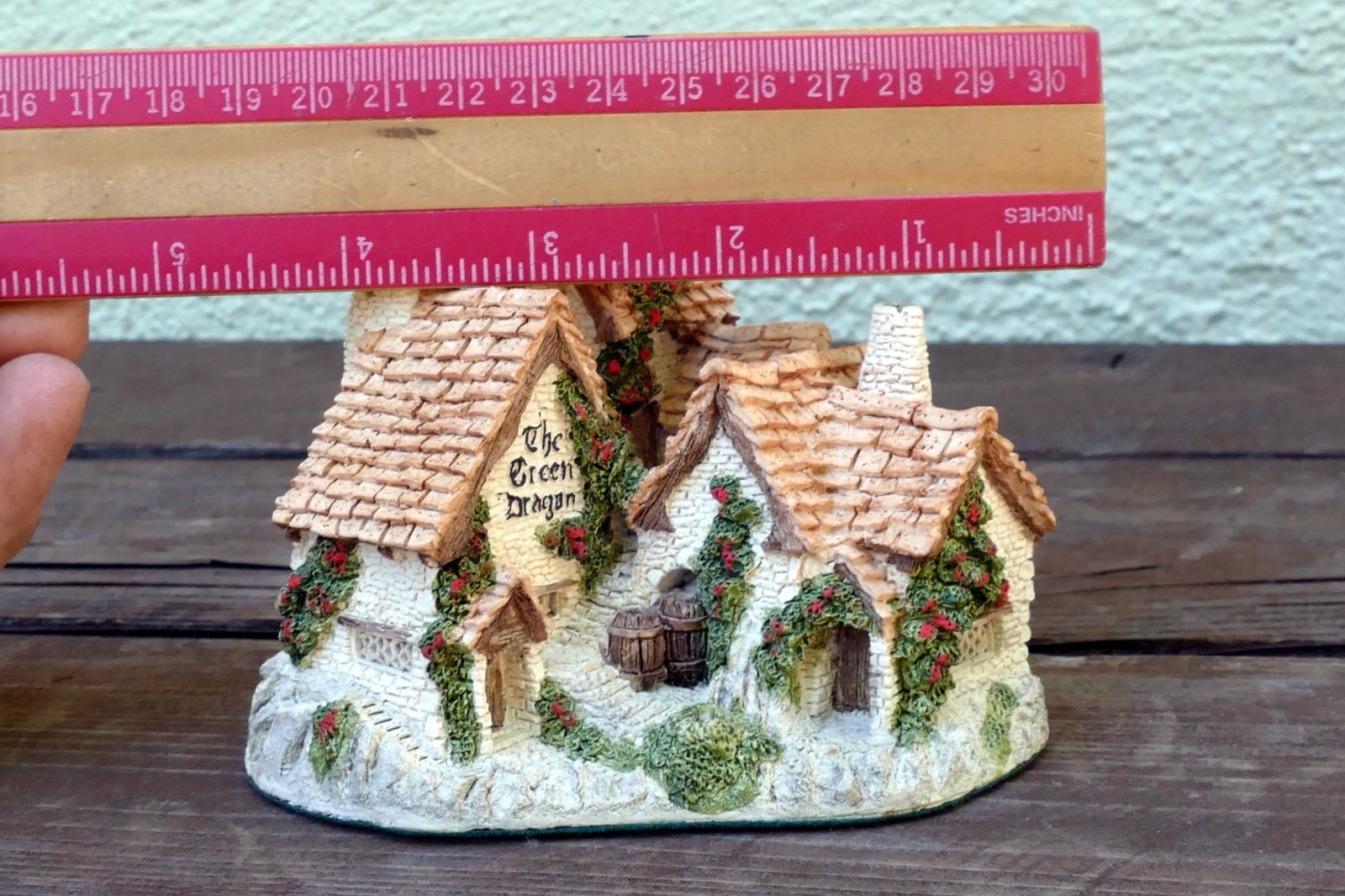 David Winters Cottages Green Dragon Pub 1983 hand painted UK Great Britain