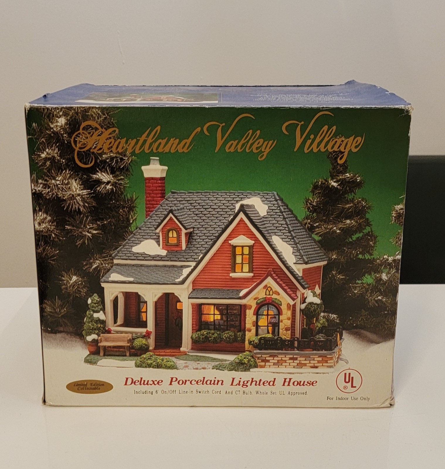 Heartland Valley Village House Deluxe Porcelain Lighted House Christmas 2003