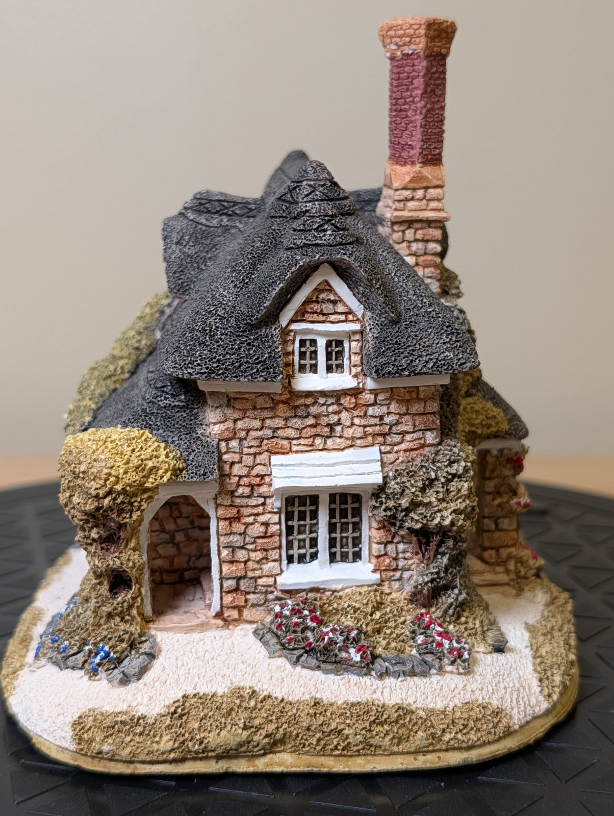 Lilliput Lane “Oak Cottage” From The Blaise Hamlet Collection, 1989