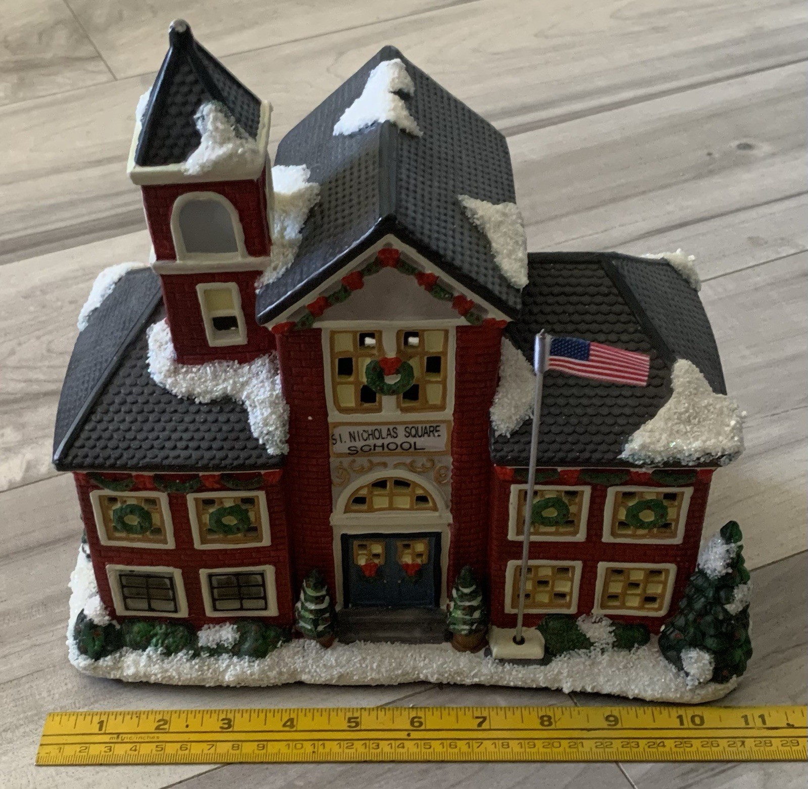 St Nicholas Square School 2008 Christmas Village Lighted With Box Please Read