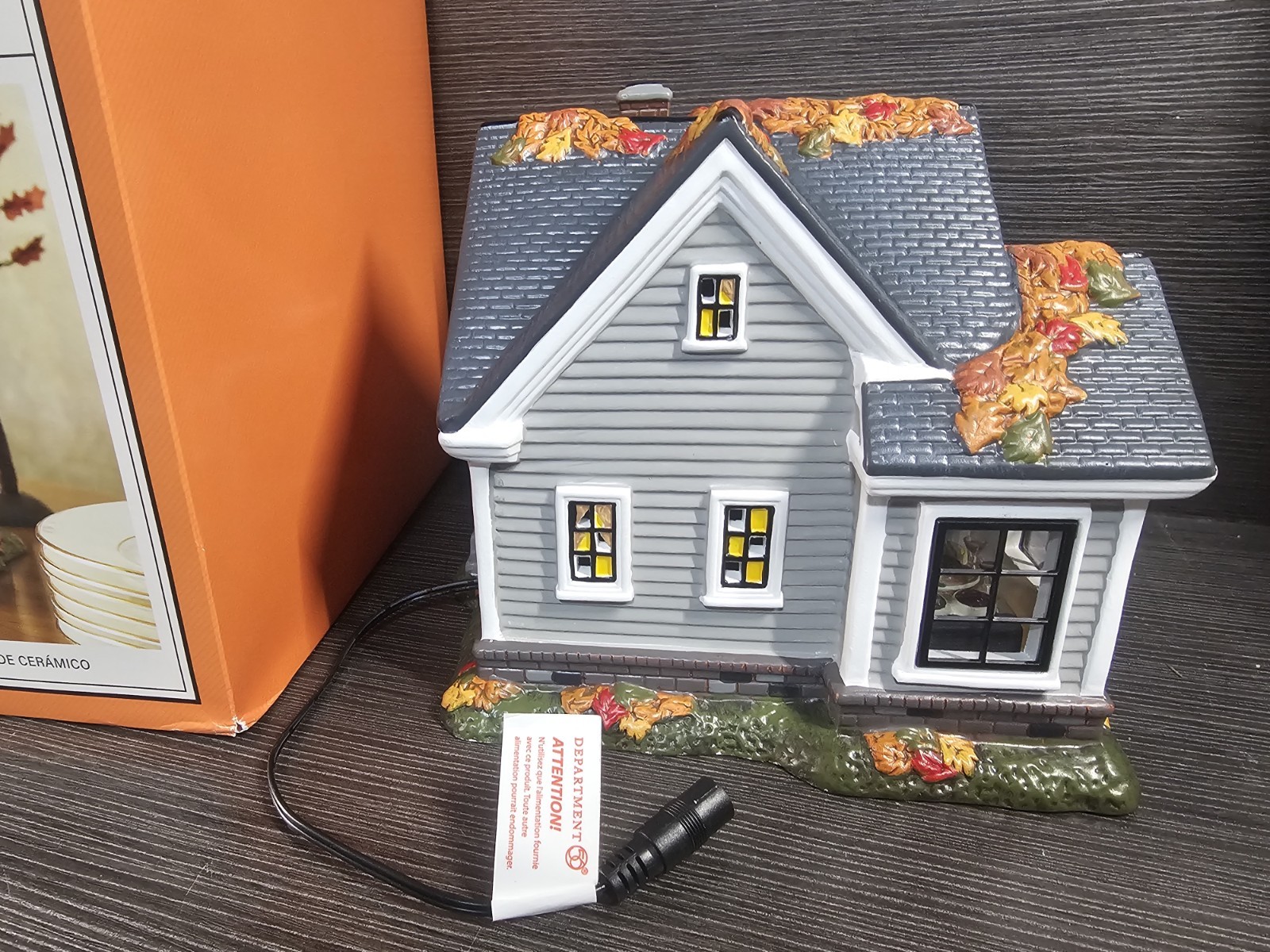 Department 56 Halloween Village, Gather ‘Round For Thanksgiving (6013600)