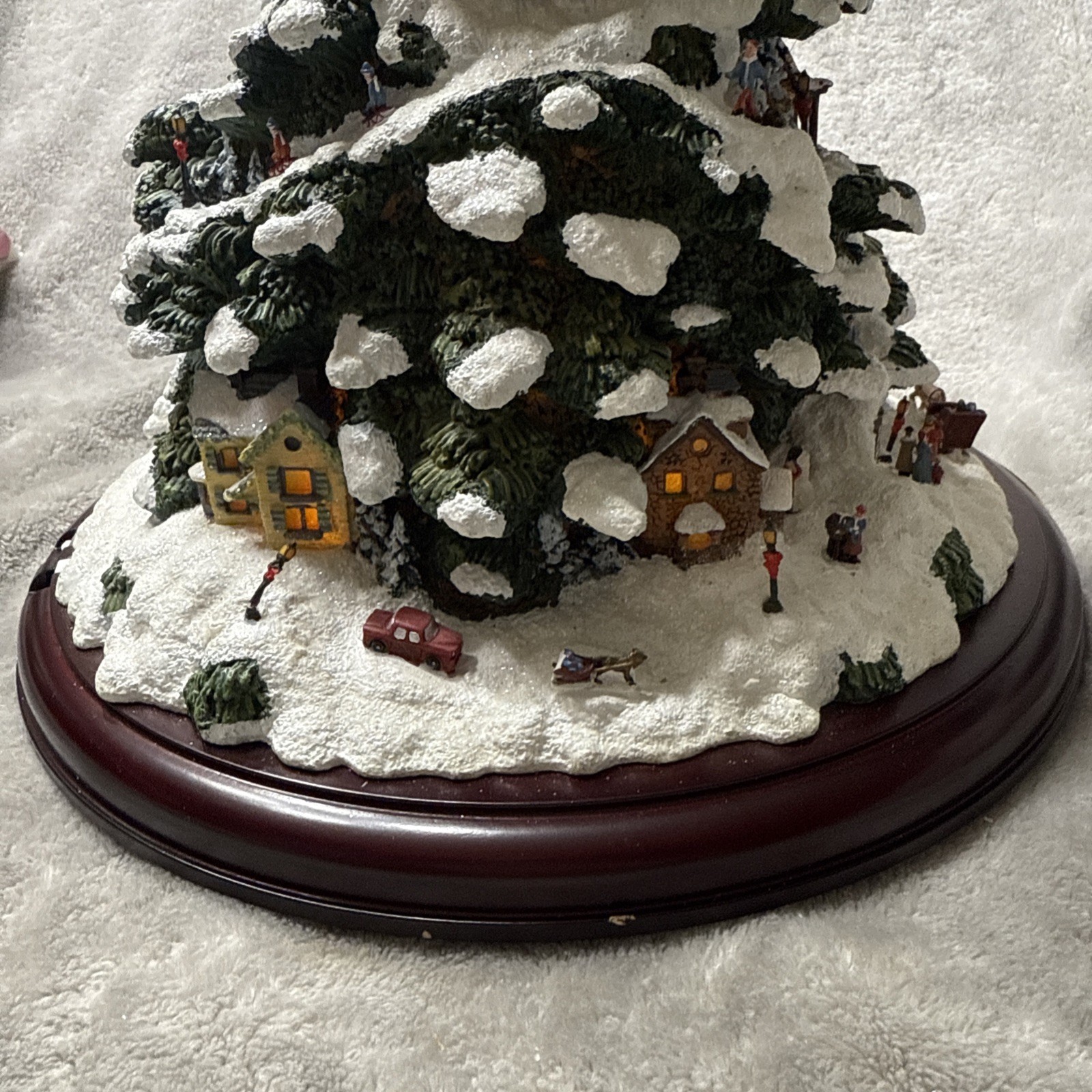 Thomas Kinkade “Village Christmas” Illuminated Tree Works With Batteries