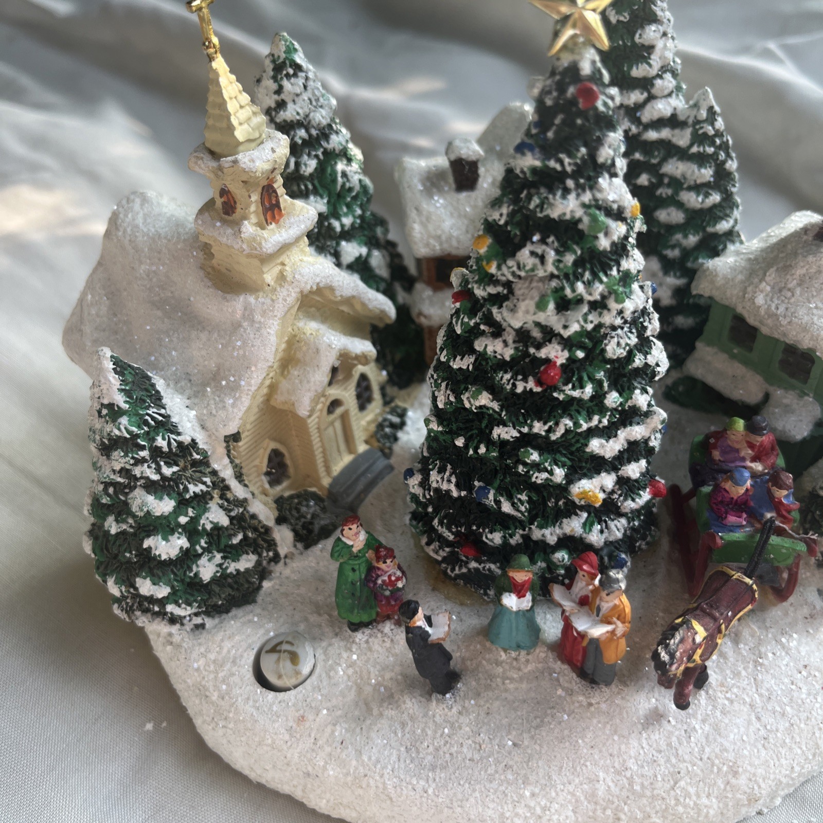 Thomas Kinkade “St. Nicholas Circle” collectible by Teleflora. Untested