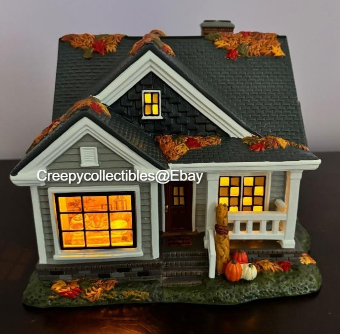 Dept 56 Halloween “Gather Round for Thanksgiving” NIB Ceramic Lighted Building