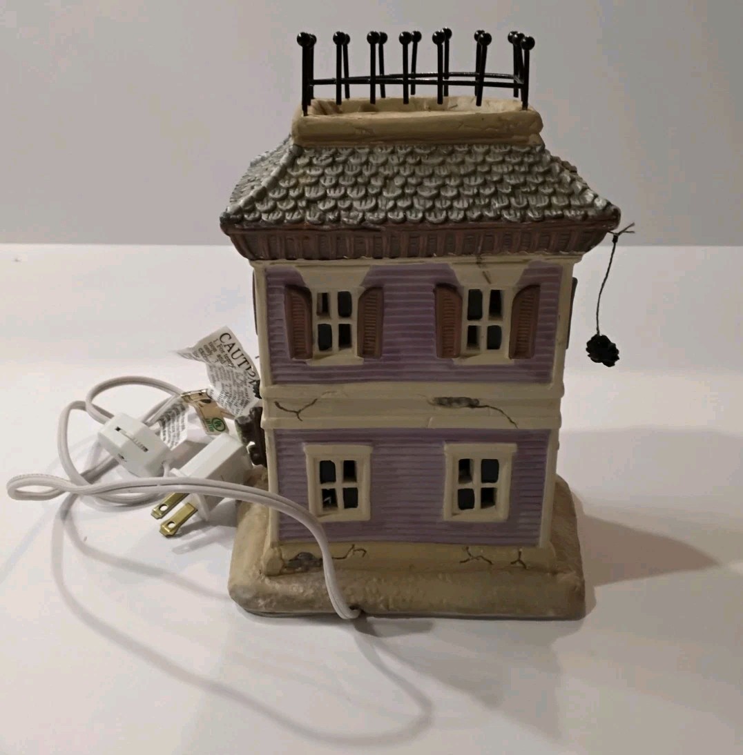 Holiday Inspirations Casper’s Costume Shoppe Lighted House Susan Winget 2013