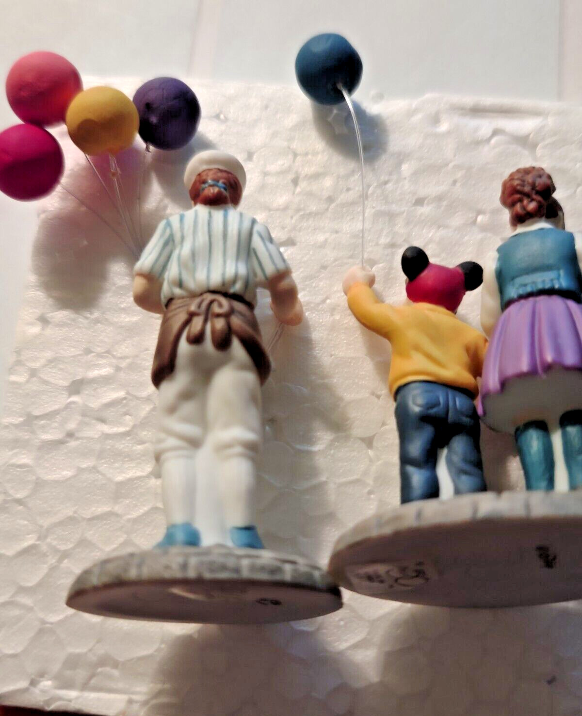 Dept 56 “Balloon Seller “w/Original Box-Set of 2 pieces