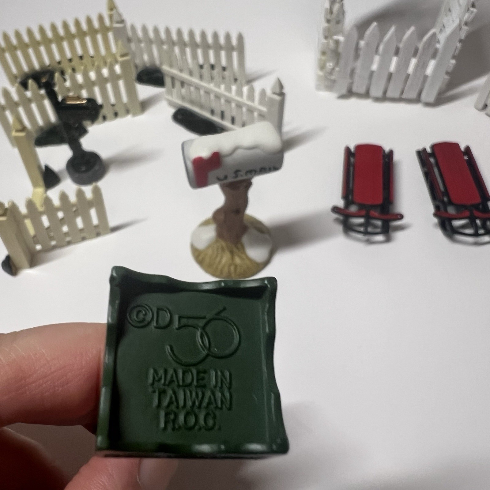 Lemax Dept 56 Lefton Christmas Village Accessories Lot Fences Arbor Clock Sleds