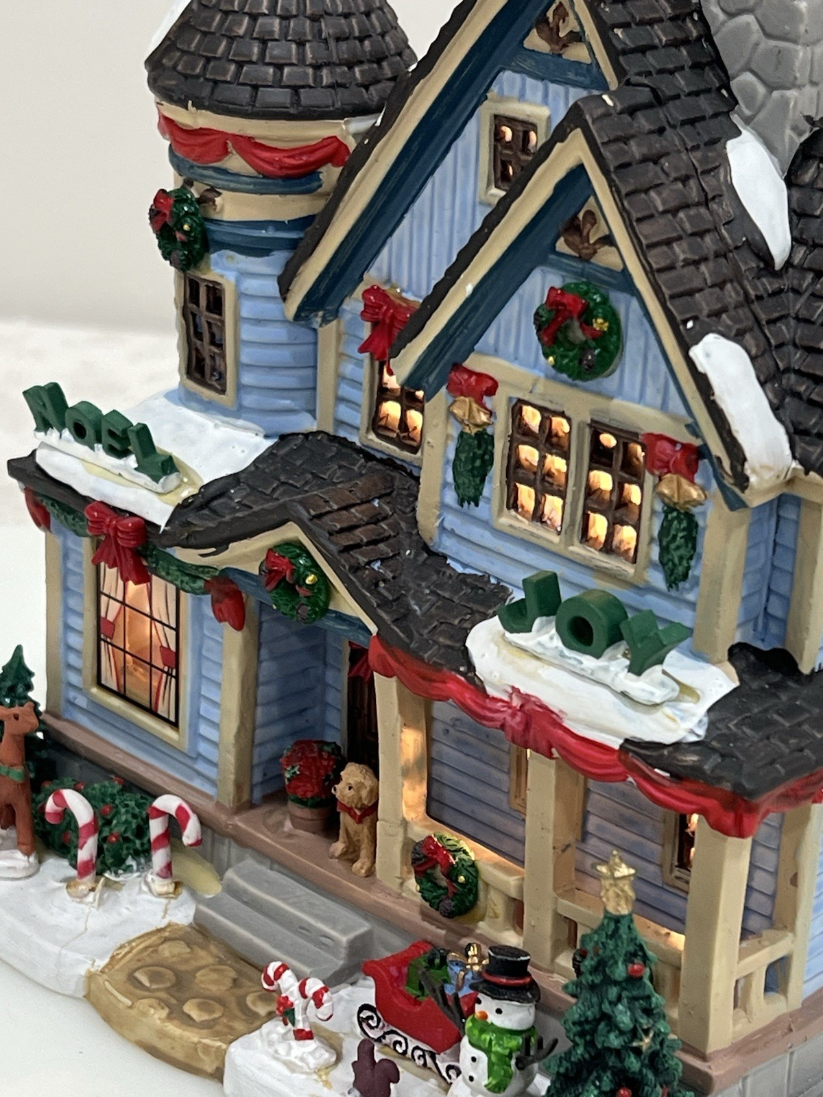 Lemax “Christmas Joy Residence” Porcelain Lighted Building 2023 Excellent & RARE