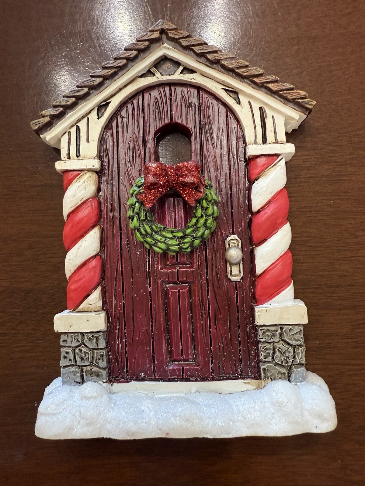 Tiny Treasures CHRISTMAS DOOR W/CANDY CANE PILLARS 4.5″ Tall Resin