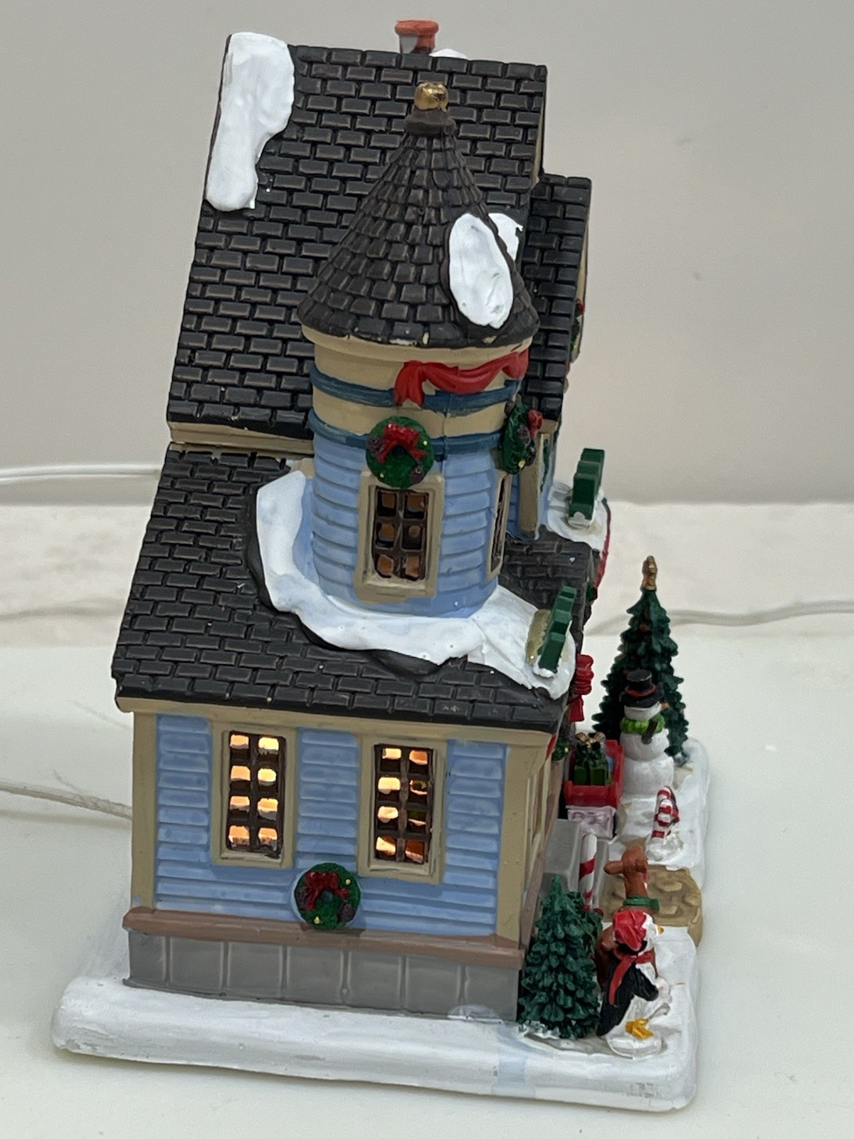 Lemax “Christmas Joy Residence” Porcelain Lighted Building 2023 Excellent & RARE