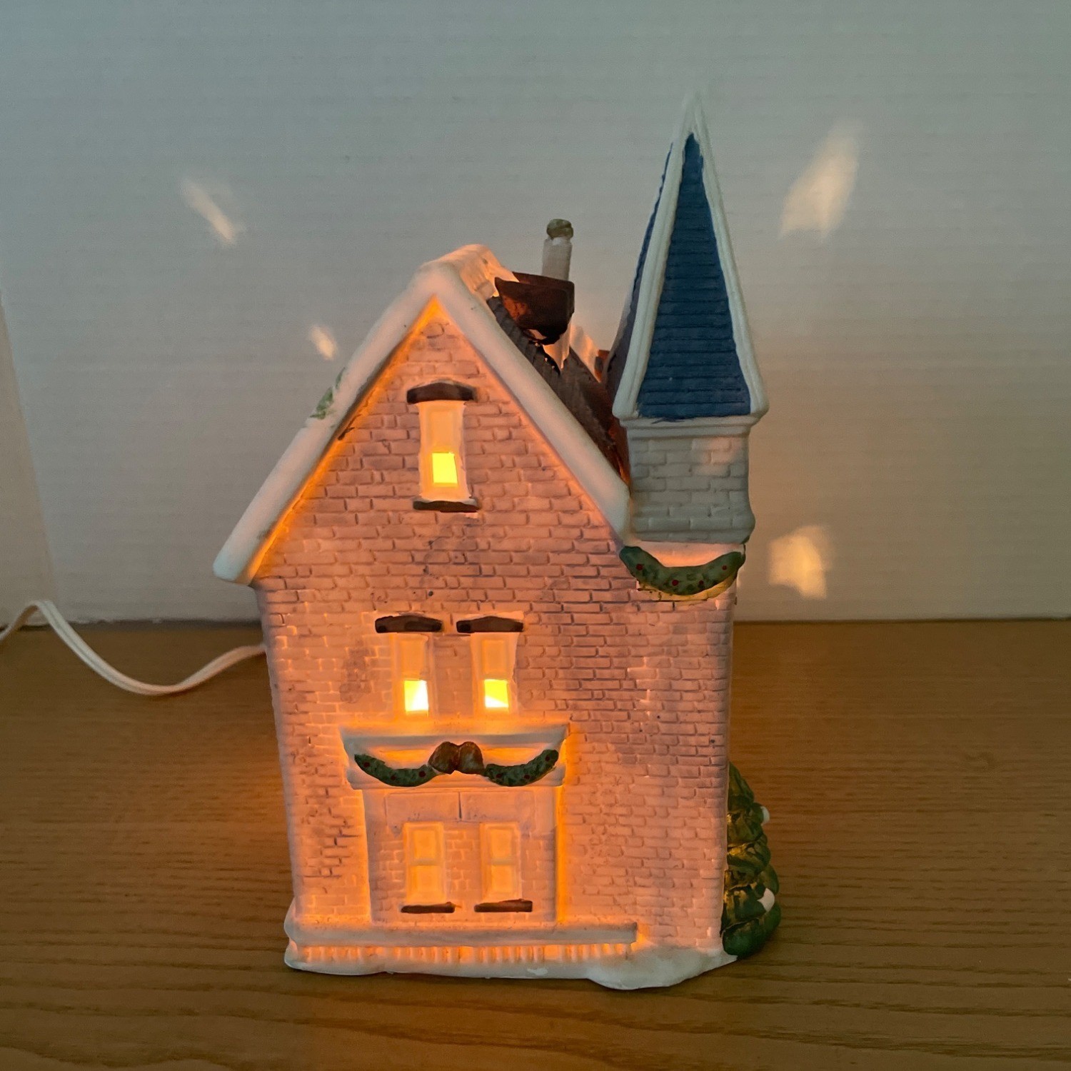 Vtg Lemax City Hall Lighted Christmas Village House Hand-Painted Caldor Taiwan