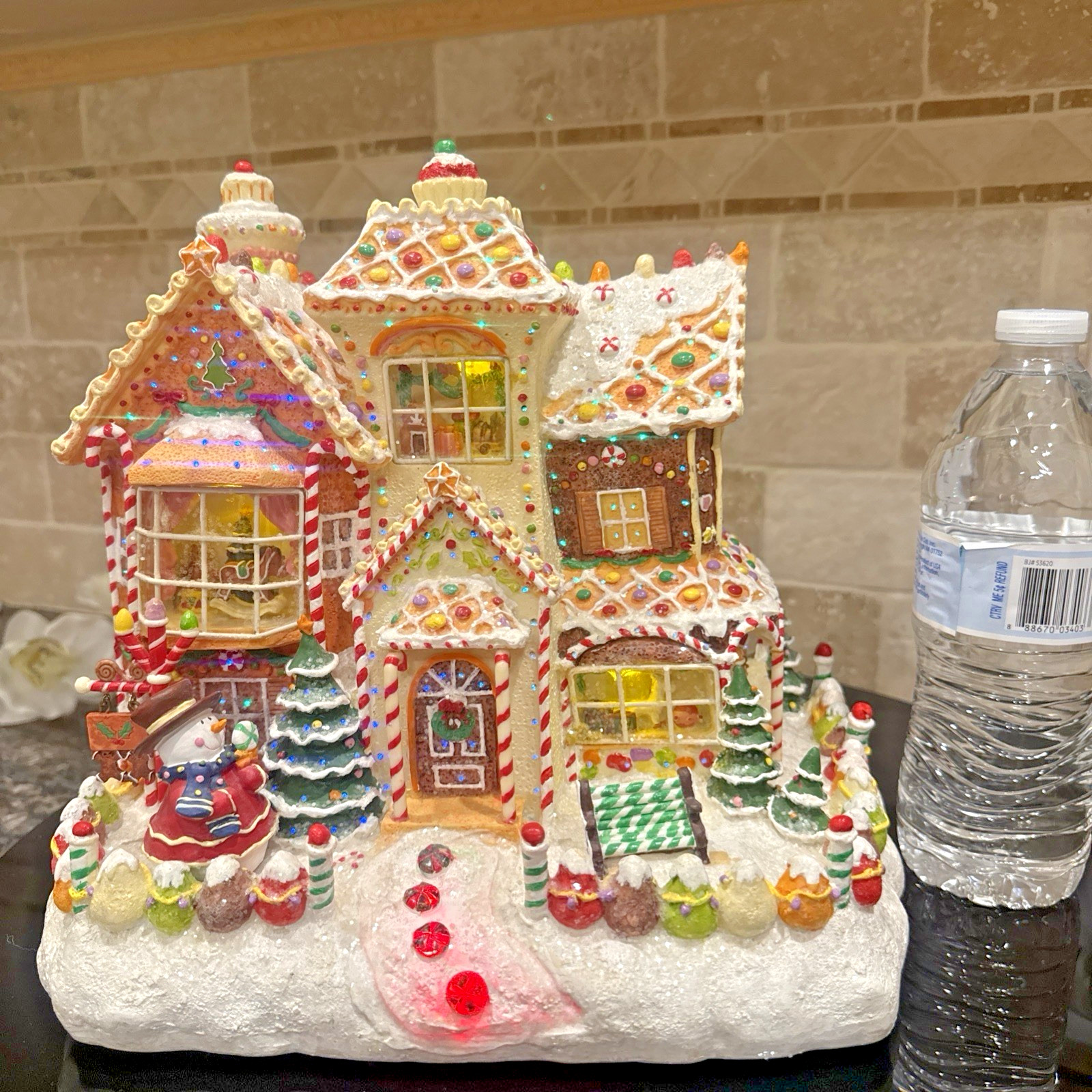 2005 Holiday Collection 10” Fiber Optic Lighted Gingerbread House AA Battery