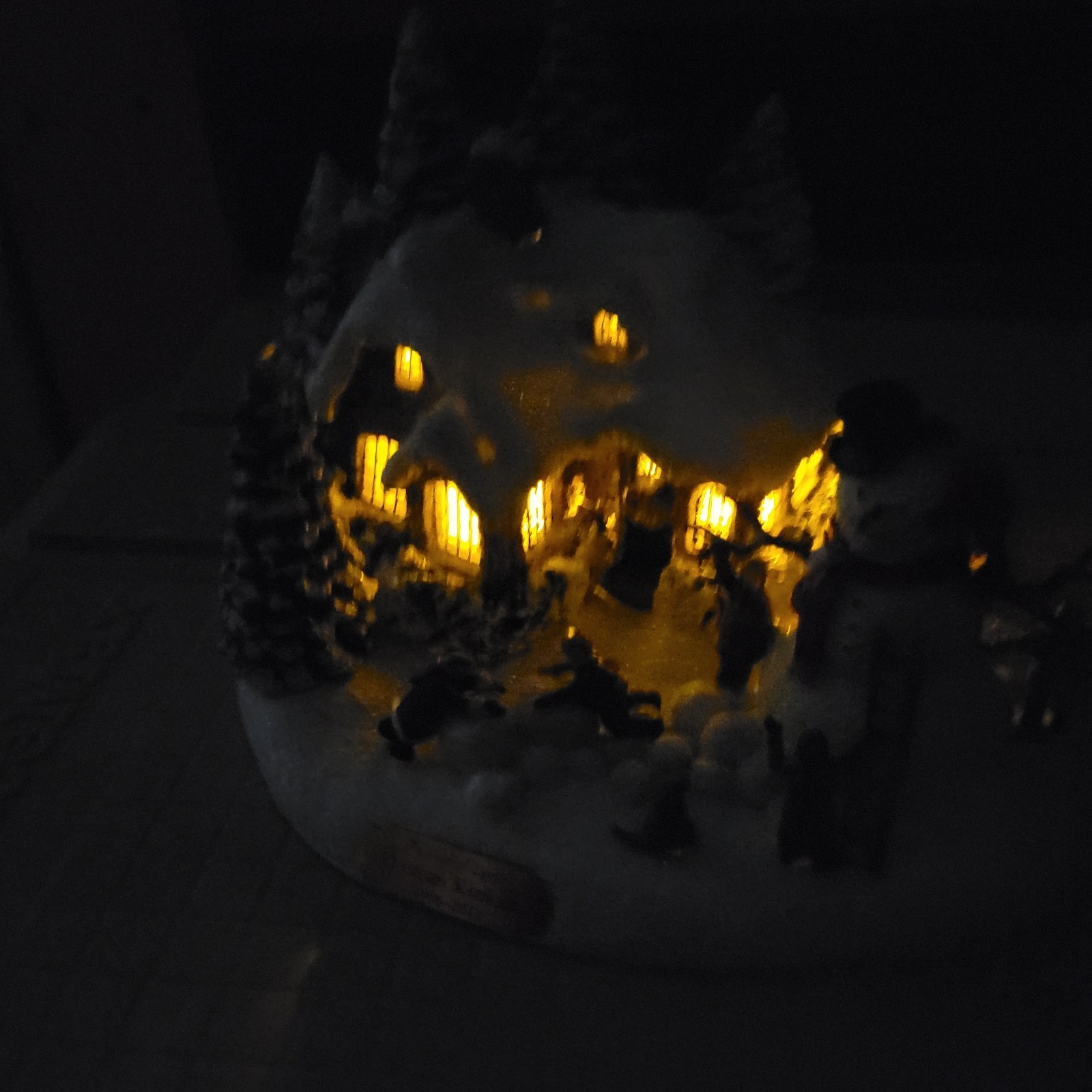 *Thomas Kinkade Painter Of Light Everett’s Cottage Lights Christmas Village FLAW