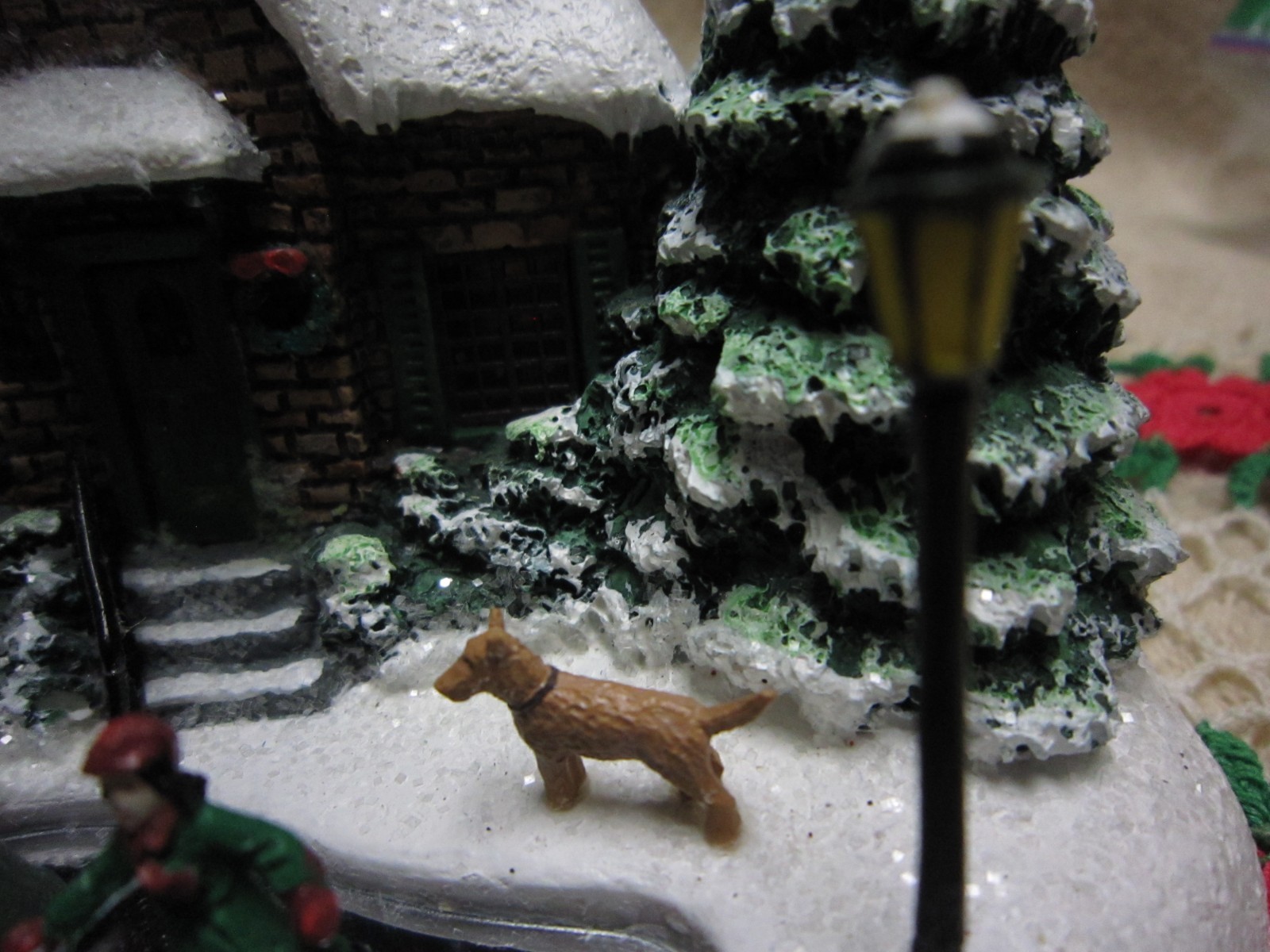 Vintage 2004 Thomas Kinkade Teleflora Christmas Lighted Cottage, Skaters’ Pond