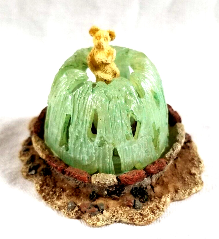 The Boyds Town Fountain 2001 Boyds Bear Town Village Figurine 2.5″ x 2.25″
