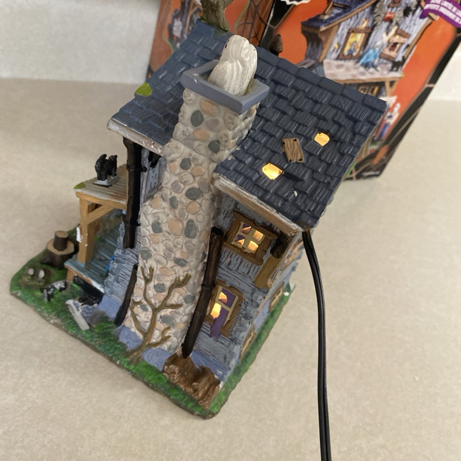 RARE Lemax Spooky Town Haunted Cabin 2010 Limited Edition With Box!