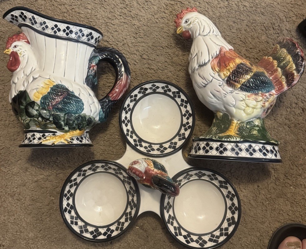 Tandy’s Hallmark Village Square Ceramic Rooster Set (Set of 3)