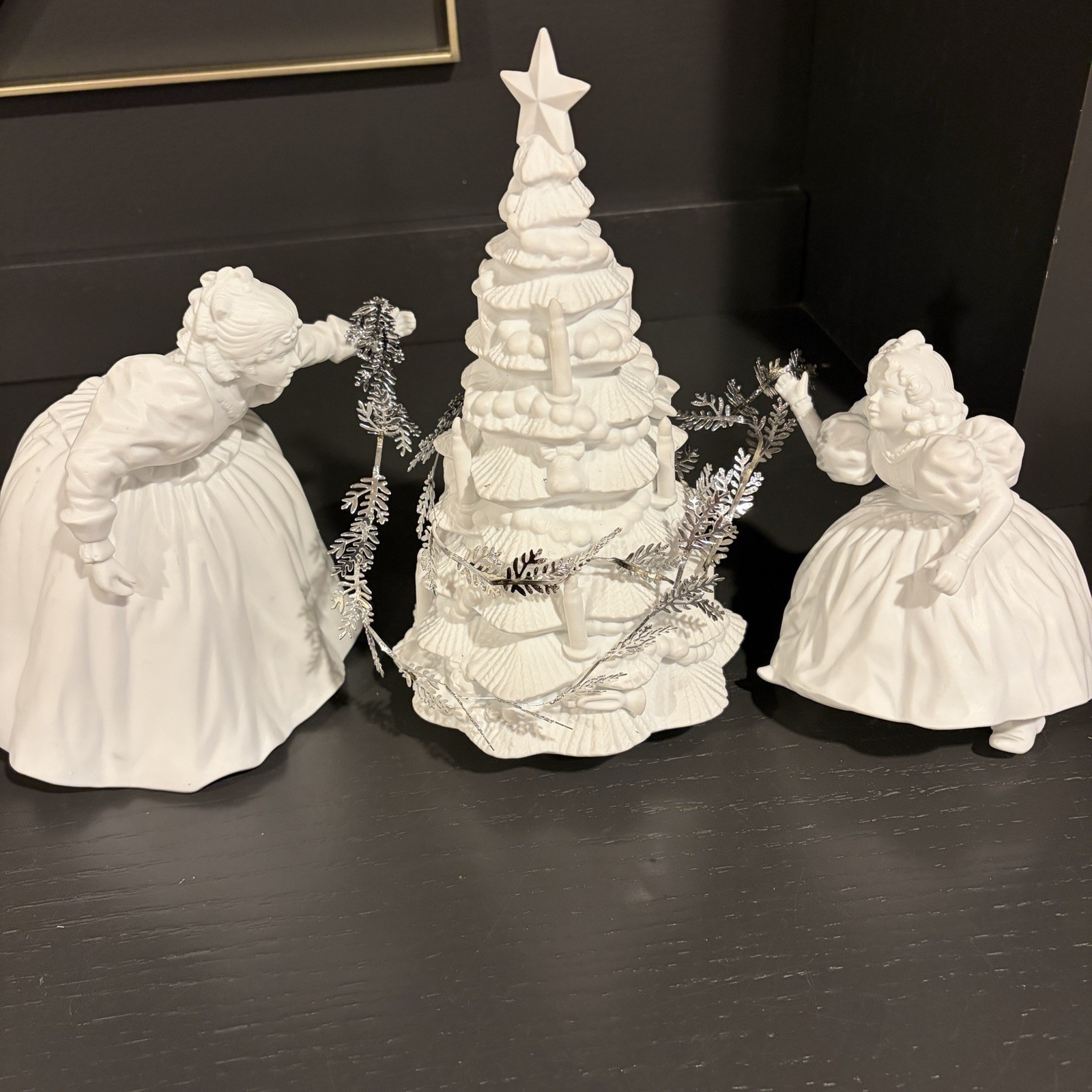 Vtg Dept 56 Winter Silhouette Christmas Decor Putting Up The Tree 7789-5 Boxed