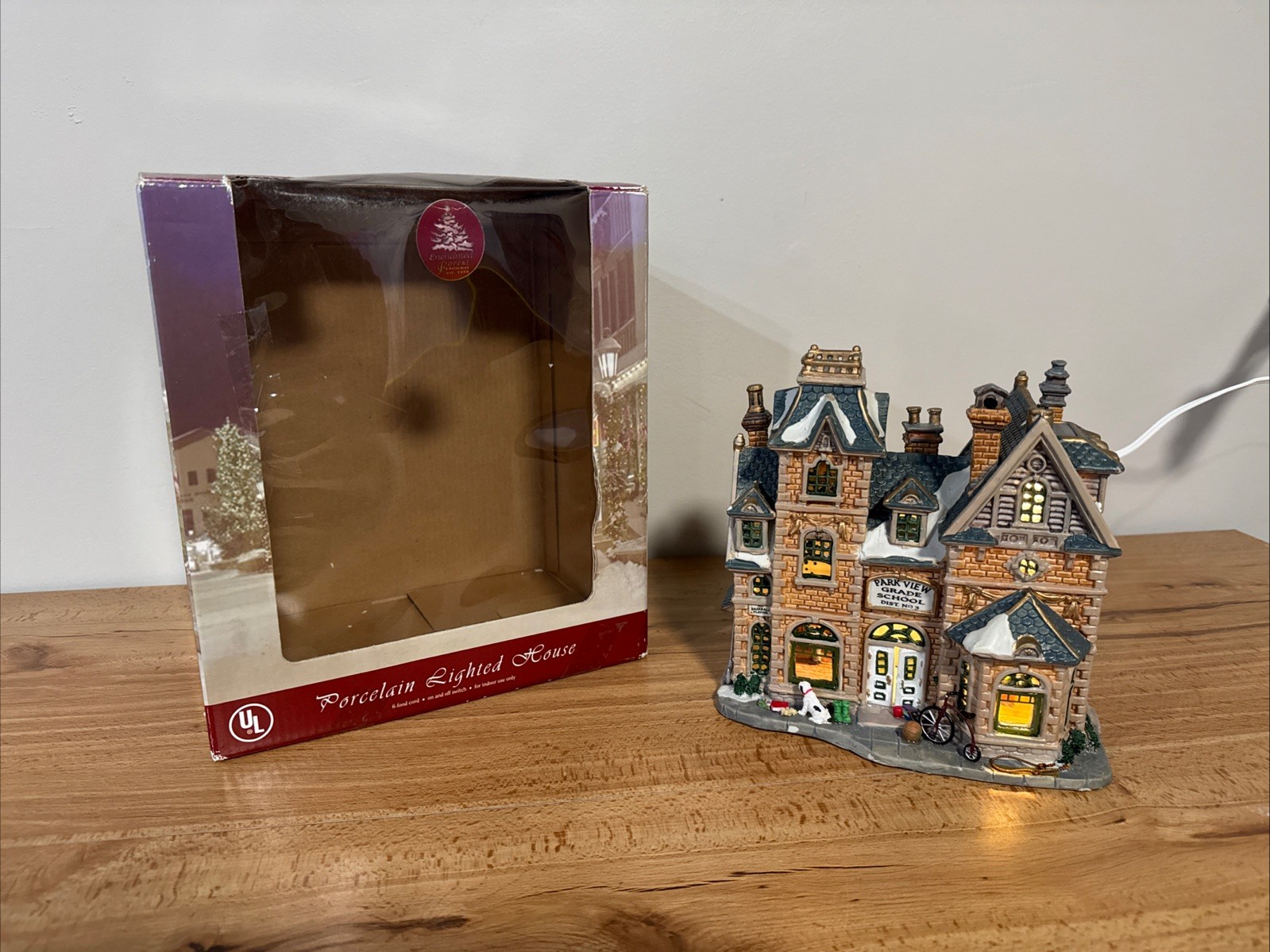 2004 Lemax Enchanted Forest Park View Grade School Christmas House