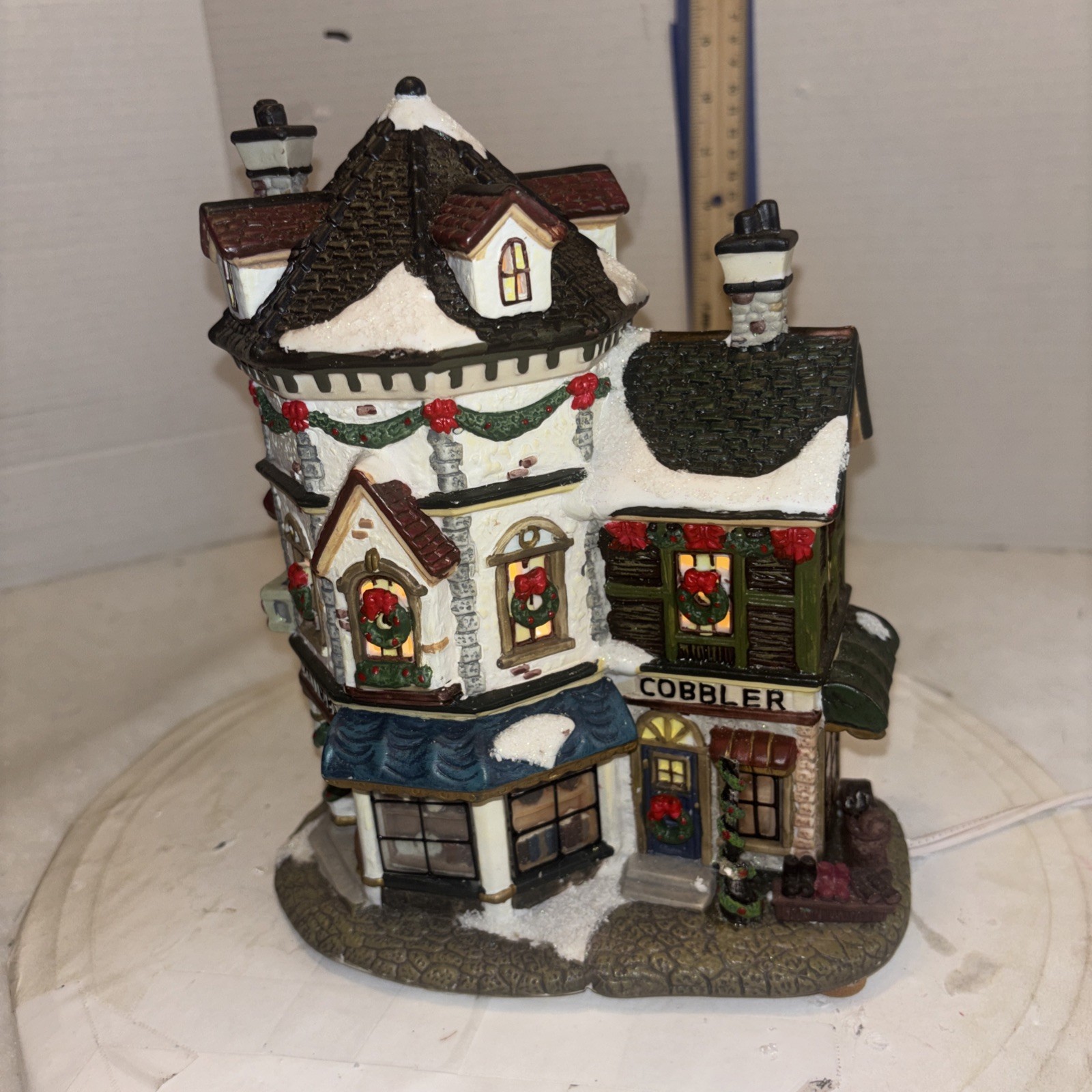 Retired ST. NICHOLAS SQUARE Christmas House VILLAGE COBBLER ANTIQUE Read