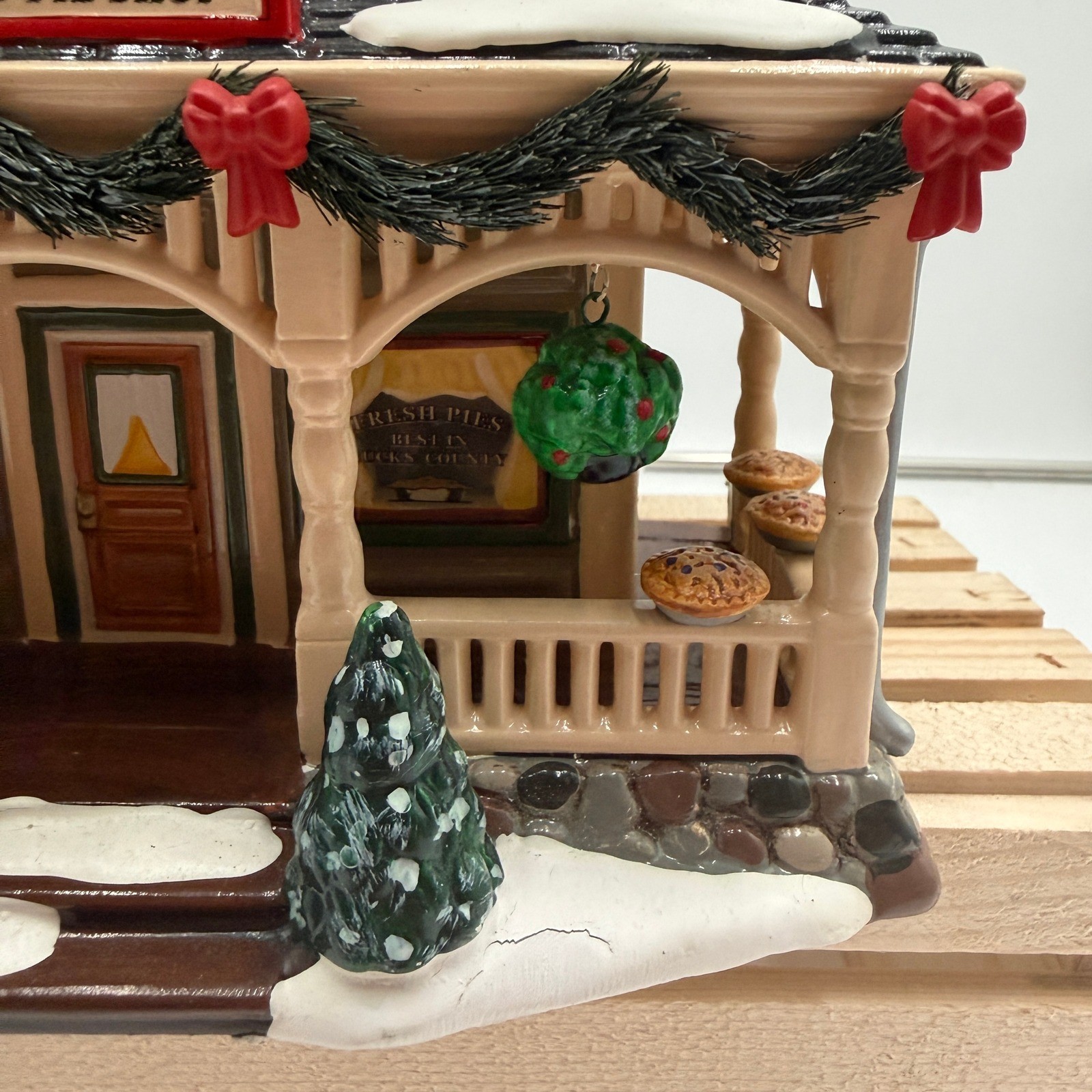 Department 56 Snow Village Country Quilts and Pies Shop Brown Christmas House