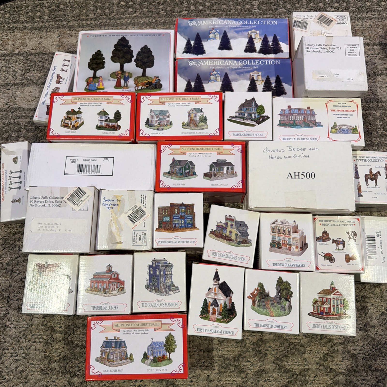 VTG LOT OF 29 LIBERTY FALLS VILLAGE/THE AMERICANA COLLECTION WITH BOXES