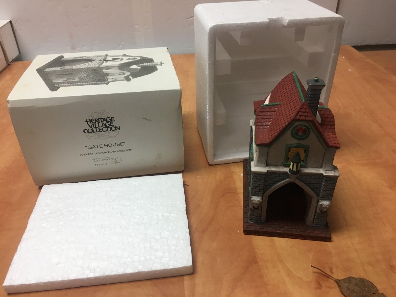 Department 56 1992 Gate House Heritage Village Collection In Box #5530-1