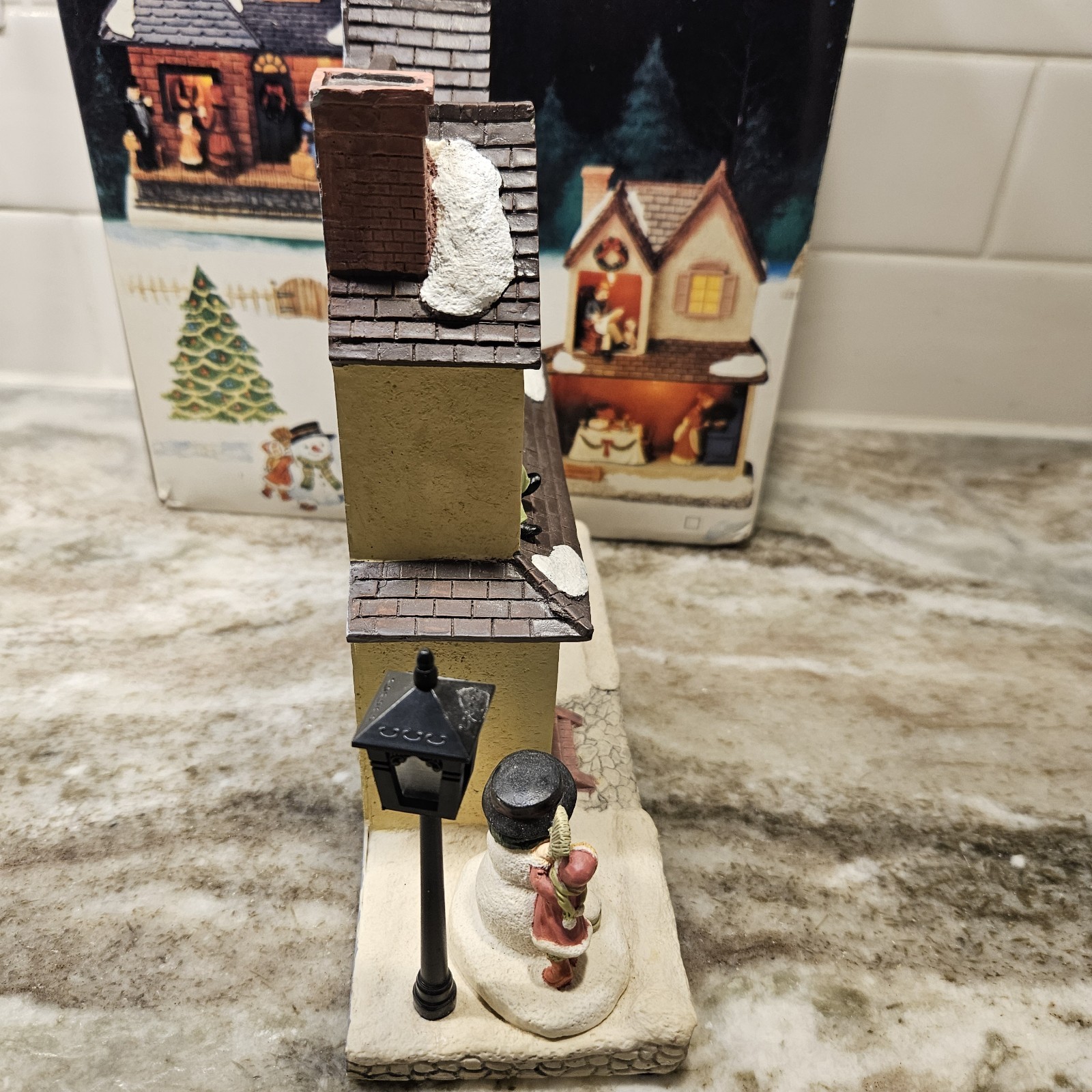 Roman Inc. Dickens Christmas Light Up Battery Christmas House Village figurine