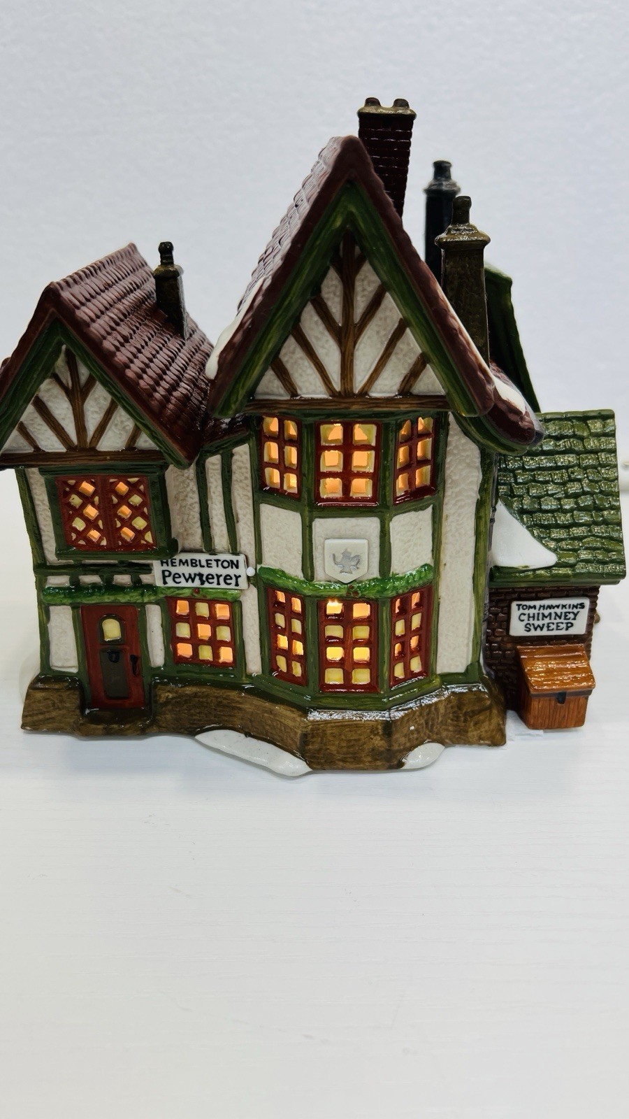 Dept 56 Dickens Village Series “Hembleton Pewterer” Retired 1992 With Light !