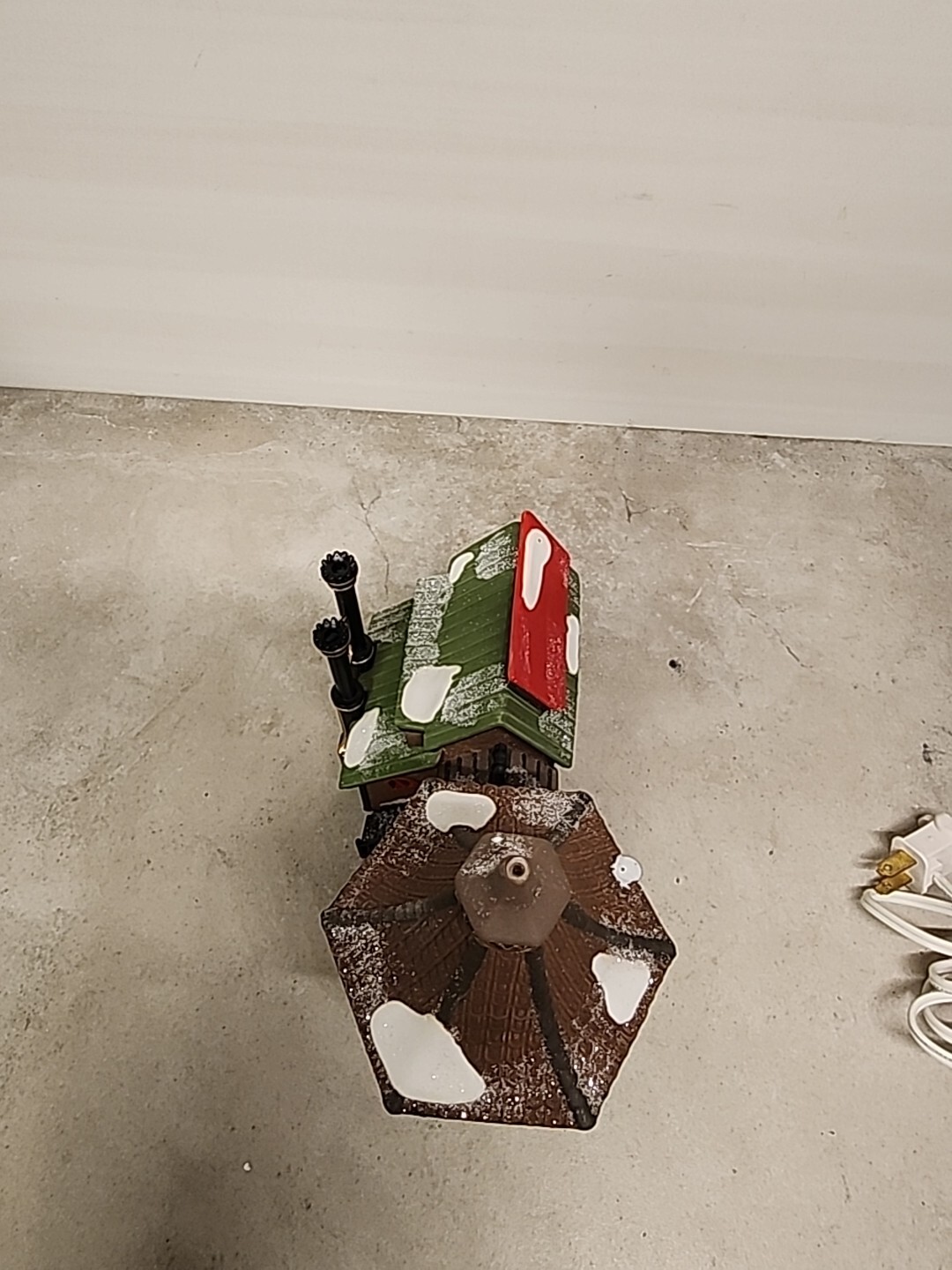 Department 56 Elfin Forge and Assembly Shop North Pole Series 56384 MS1