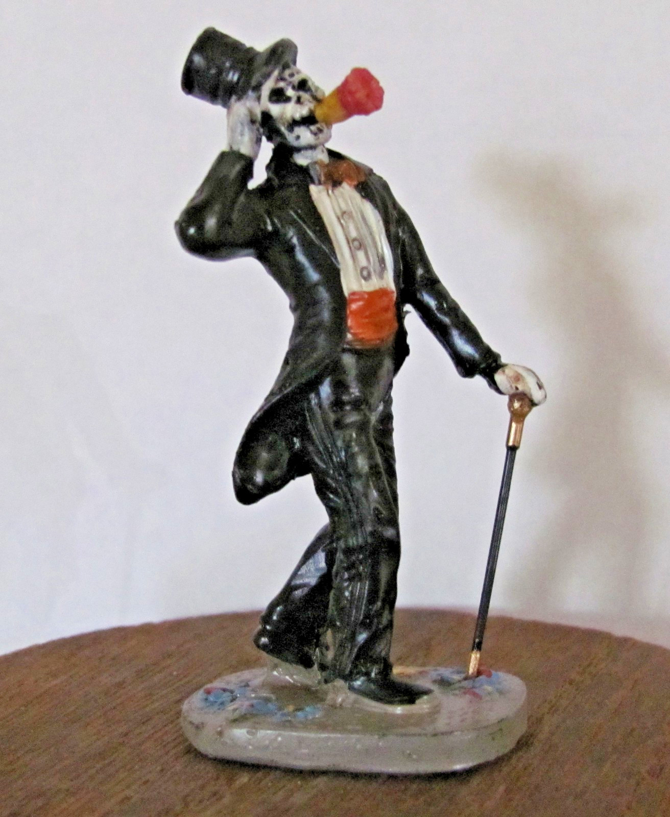 Lemax Spooky Town Figurine – Life Of The Party #32192