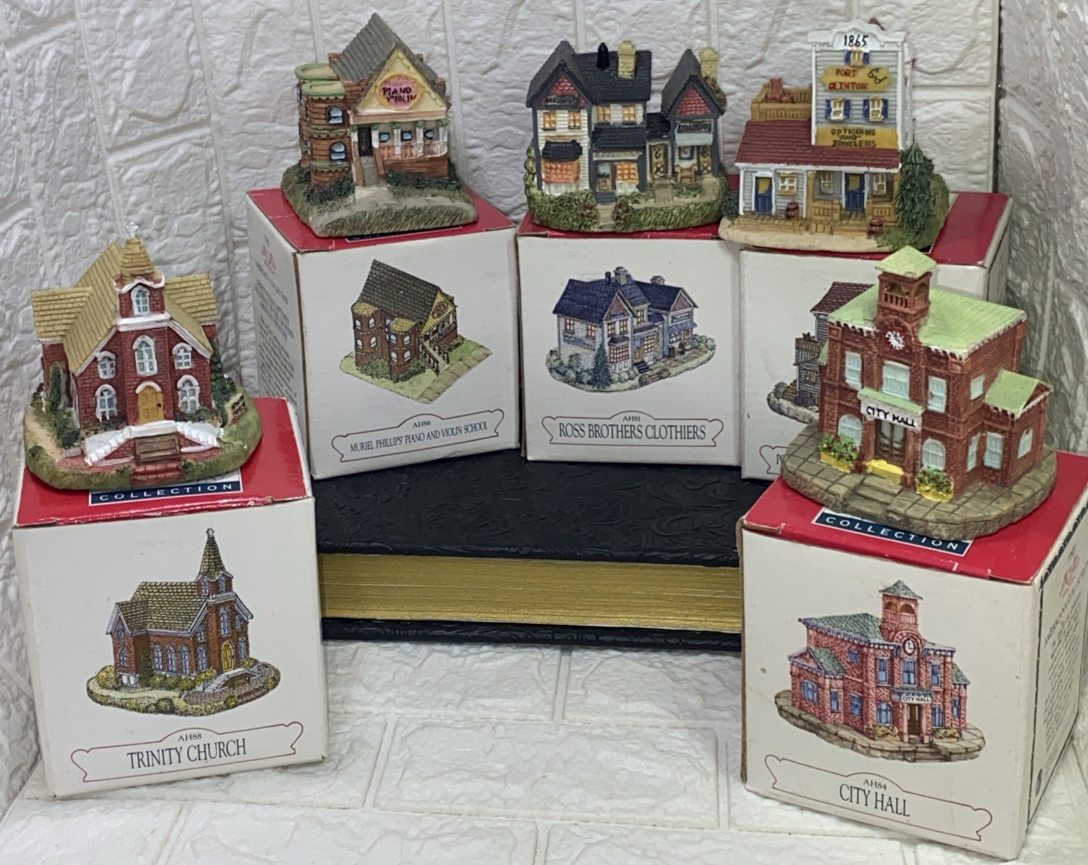 Vintage Liberty Falls Americana Collection Lot of 5 EUC City Hall Church Ross