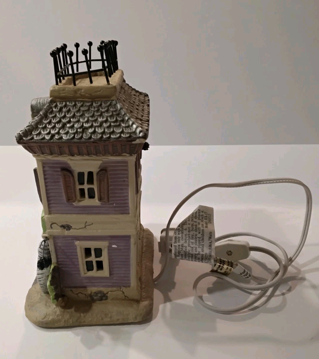 Holiday Inspirations Casper’s Costume Shoppe Lighted House Susan Winget 2013