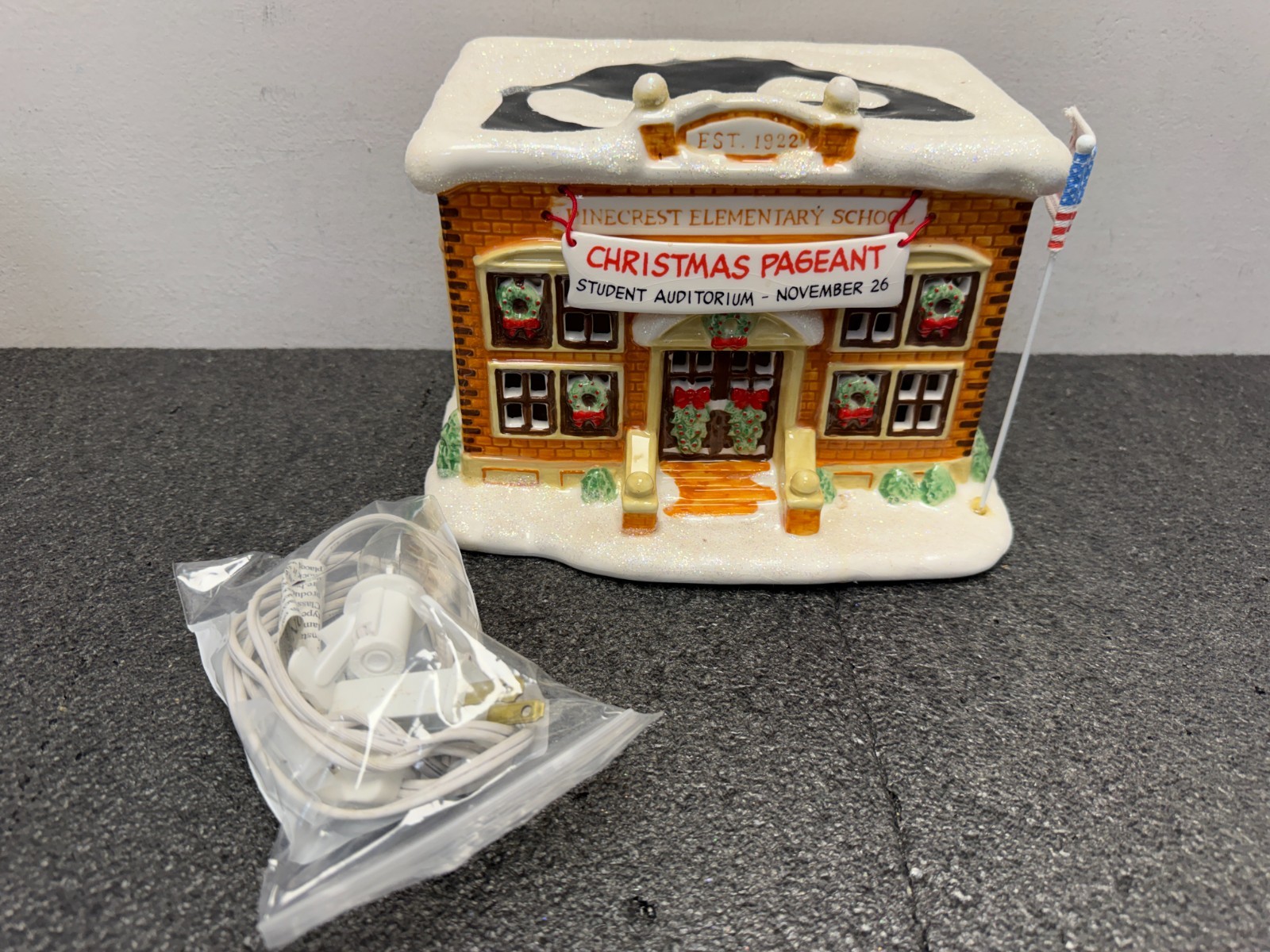 Dept 56 #799079 Pinecrest Elementary School Released 2011 – Retired 2015 – VGC