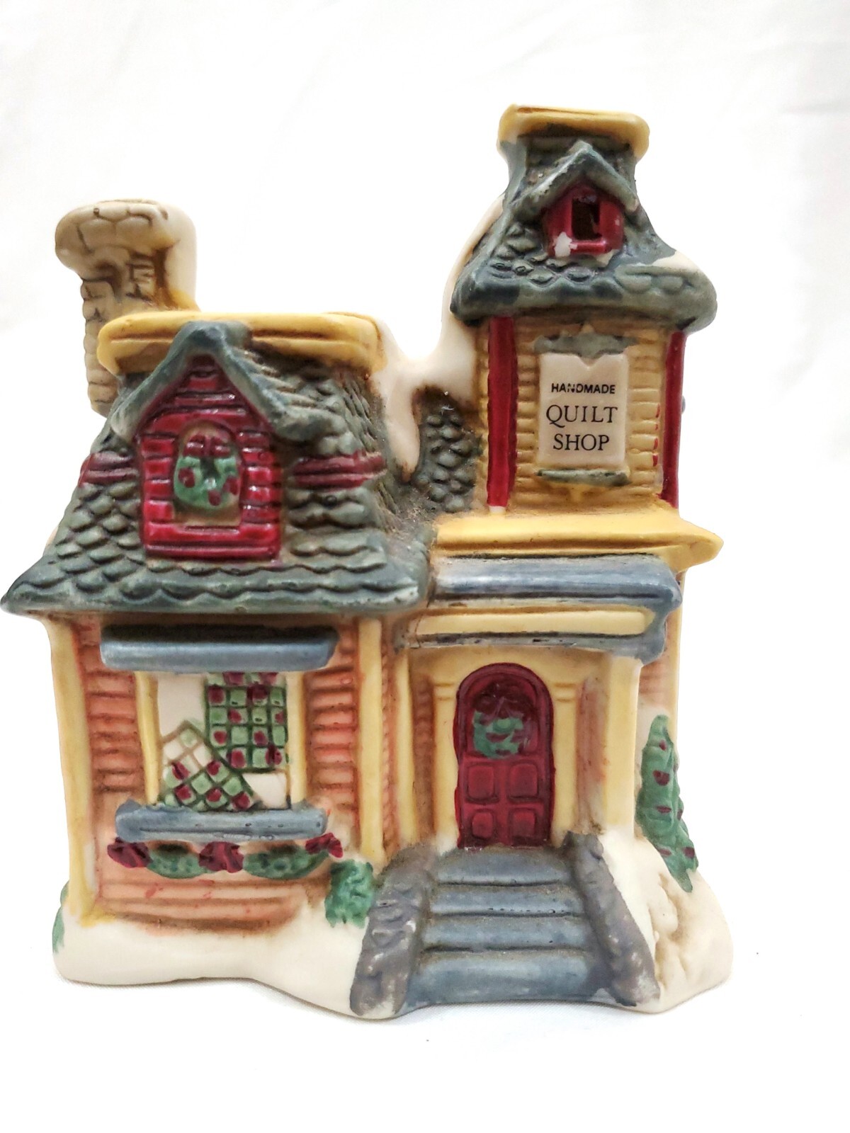 LR Wangs Brinns QUILT SHOP small holiday Christmas Village building store 4.75″h