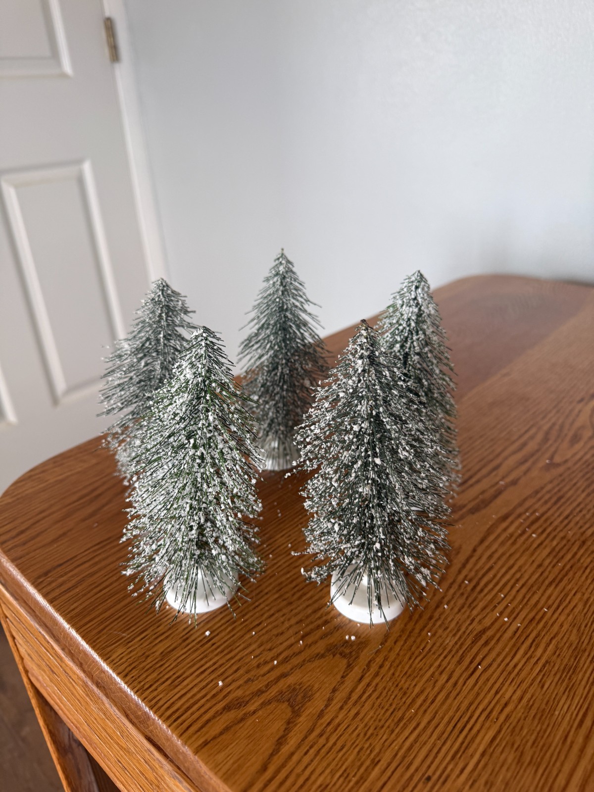 5 Green Flocked Christmas Village Bottle Brush Trees Plastic Base Taiwan 6″