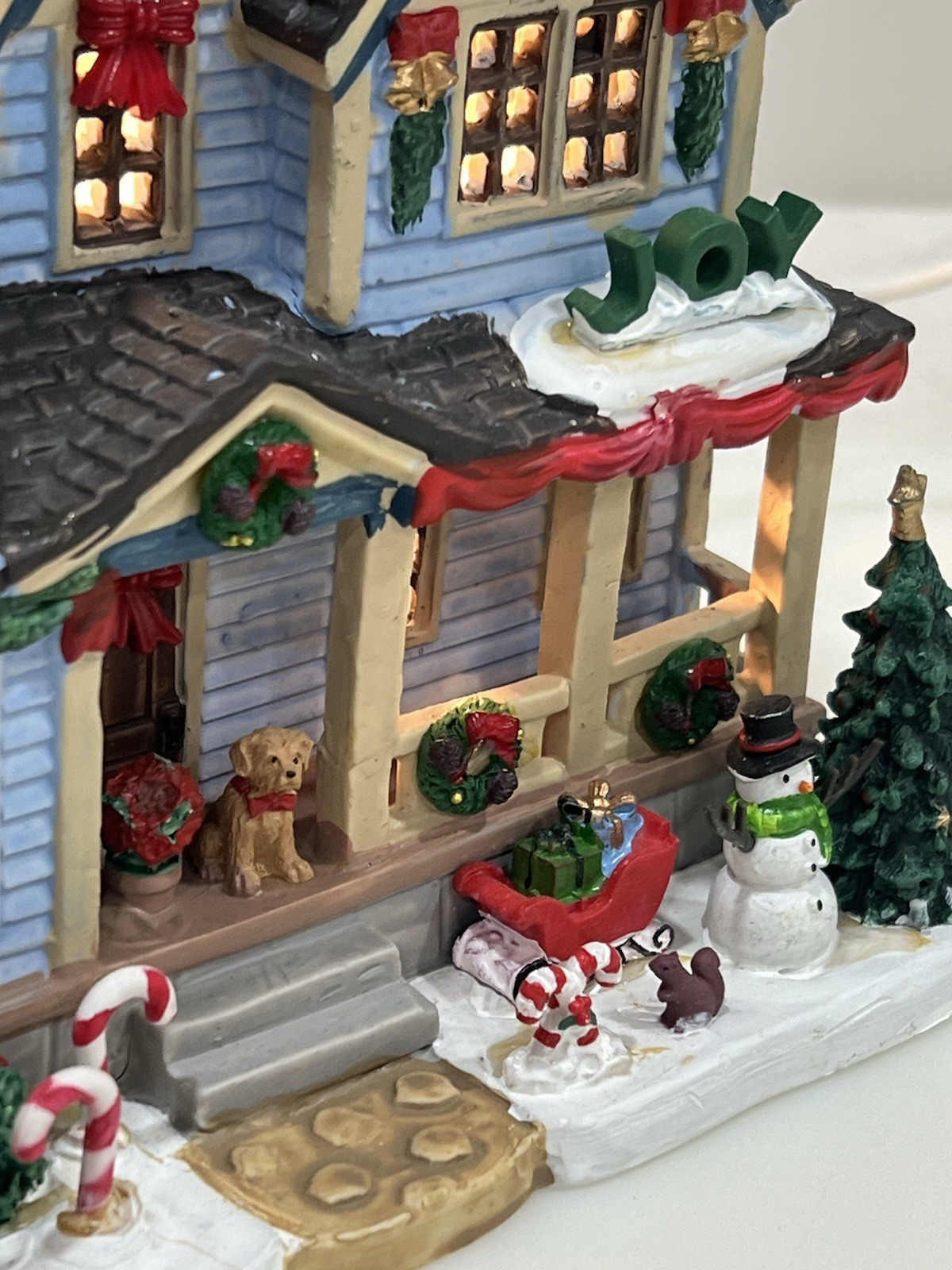 Lemax “Christmas Joy Residence” Porcelain Lighted Building 2023 Excellent & RARE