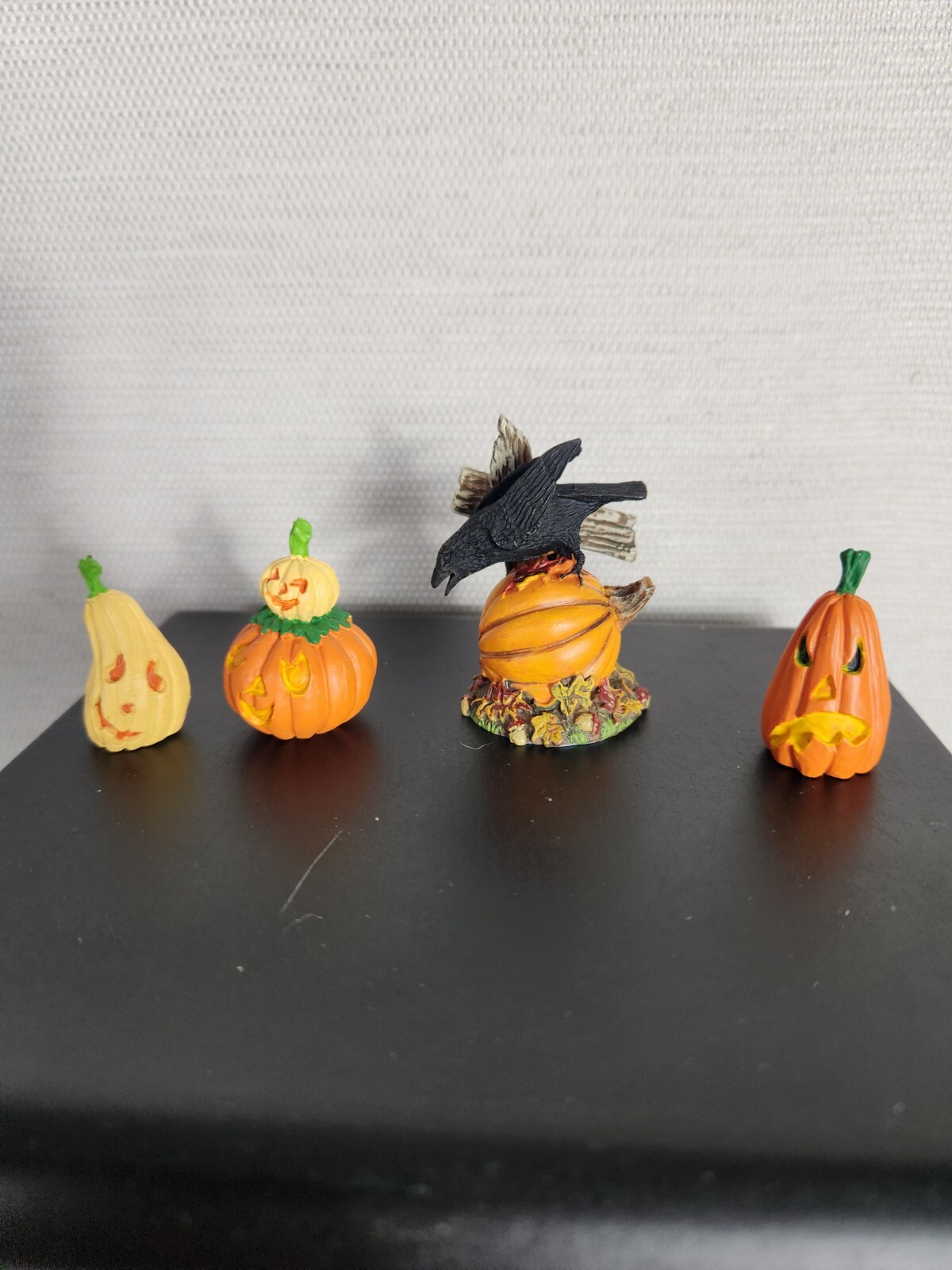 Dept 56 Halloween Scenery Accessories 4 Pieces Pumpkin Patch Crow 53165 2004