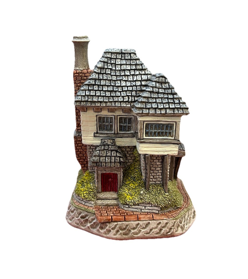 David Winter Cottages The Signal Box 2000 Guild Symbol of Membership D1071 Boxed