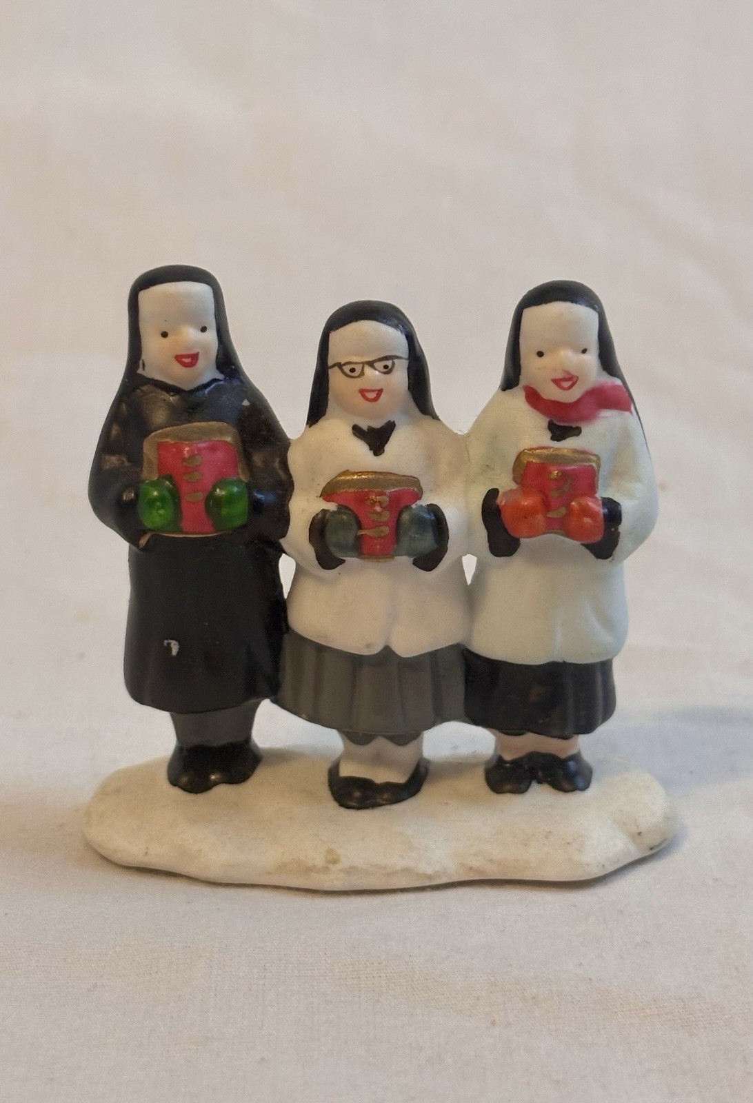 Vintage CHRISTMAS SINGING NUNS, Holiday Village Figurine Carolers Philipines
