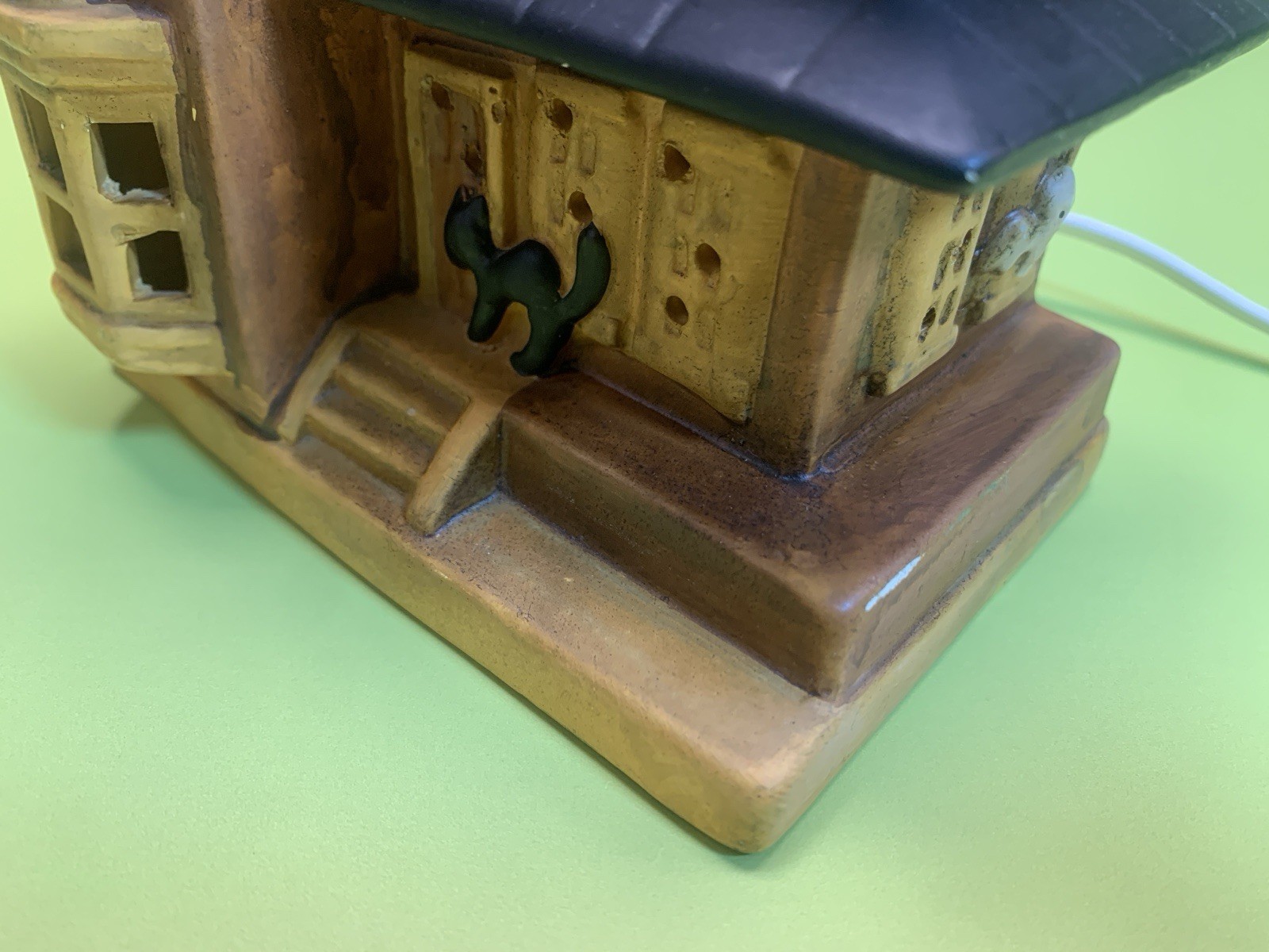 Vintage Halloween Ceramic Haunted House Illuminated Lighted Village Ghost Cat