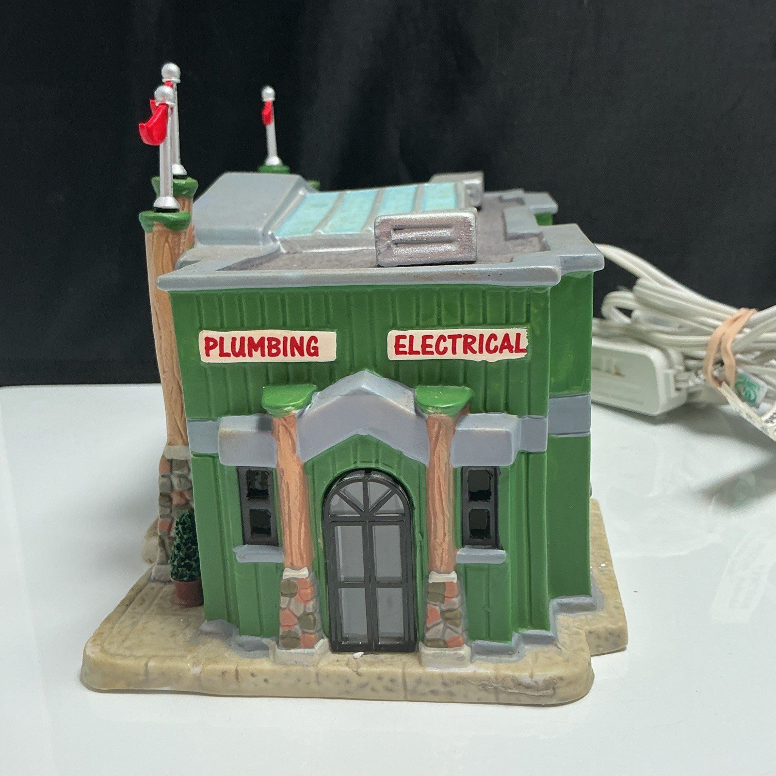 Rare Lemax MENARDS Store Building Rare 2006 w Light Cord No Box Read Description