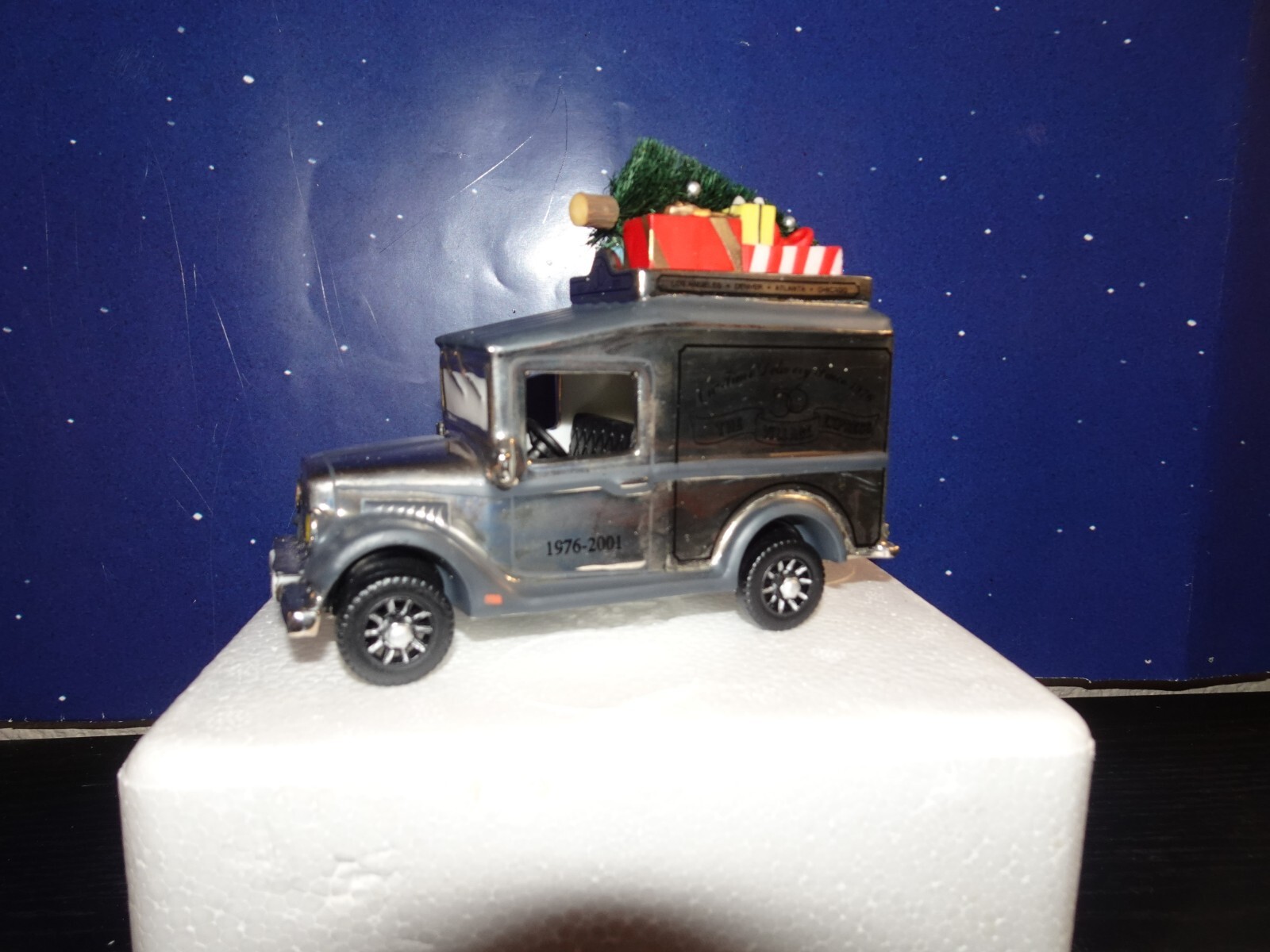 DEPT 56 “Village Express Van” Mirrored Silver 52911 2001 25th Anniversary Ed