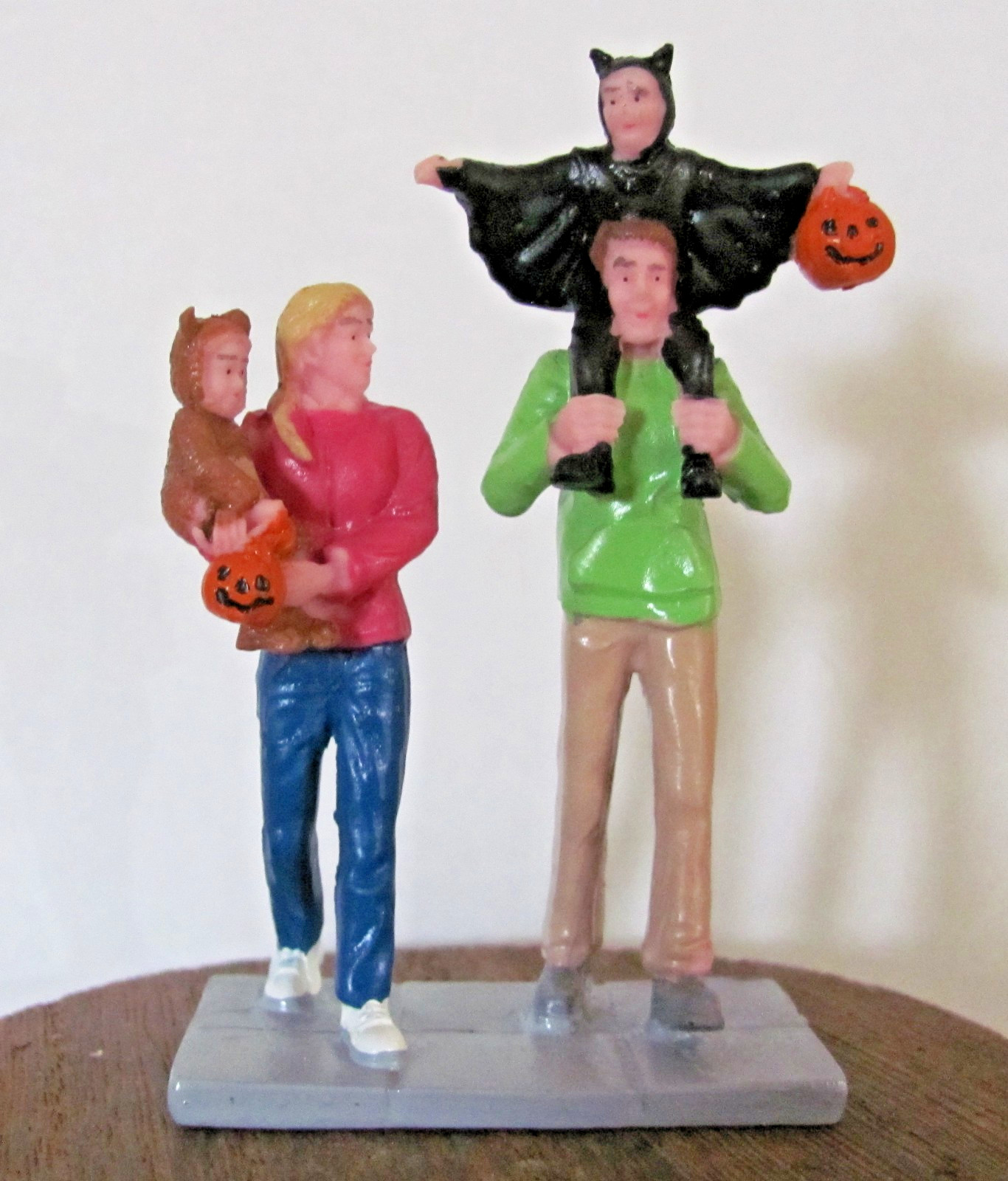 Lemax Spooky Town Figurine – Neighborhood Trick-Or-Treaters #52510