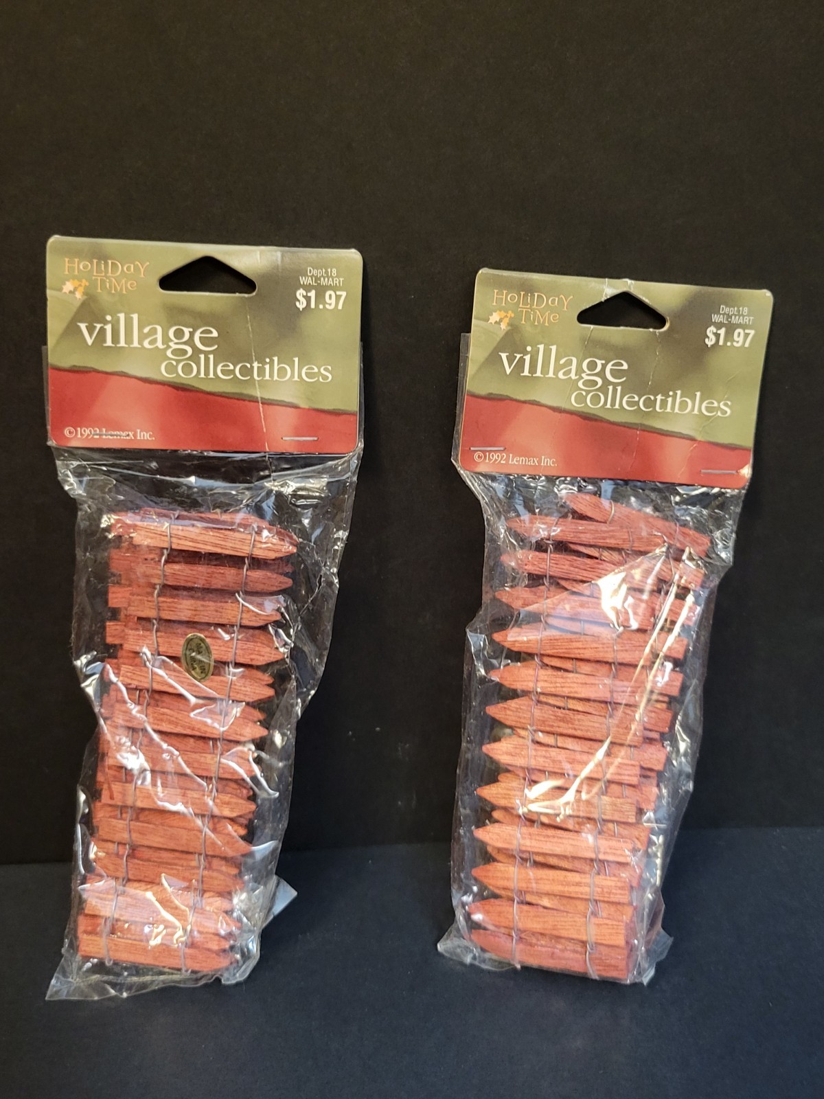 Lemax Christmas Village Town 2 PC 18″ Wired Wooden Fence 24040 Red Wood Picket