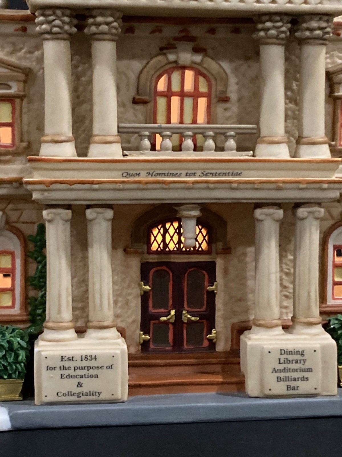 2005 Dept 56 Dickens Village Hickman Wells Gentlemen’s Club 56.58743 Retired!