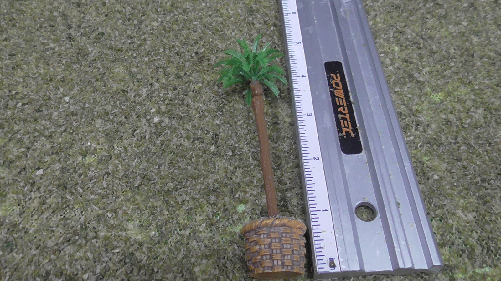 4.5″ Palm Tree in Ceramic Planter Dollhouse Fairy Garden Village Display #140