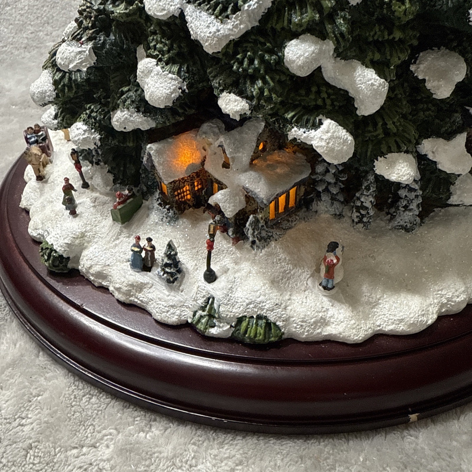 Thomas Kinkade “Village Christmas” Illuminated Tree Works With Batteries