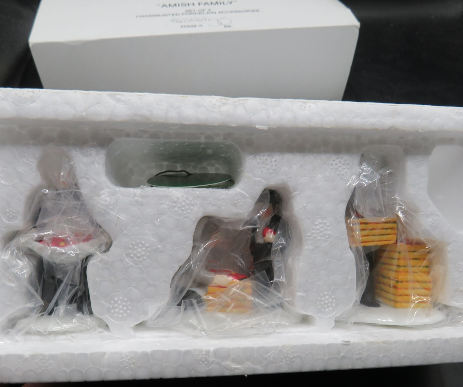 Department 56 “Amish Family” Heritage Village Set of 3 figures Apples